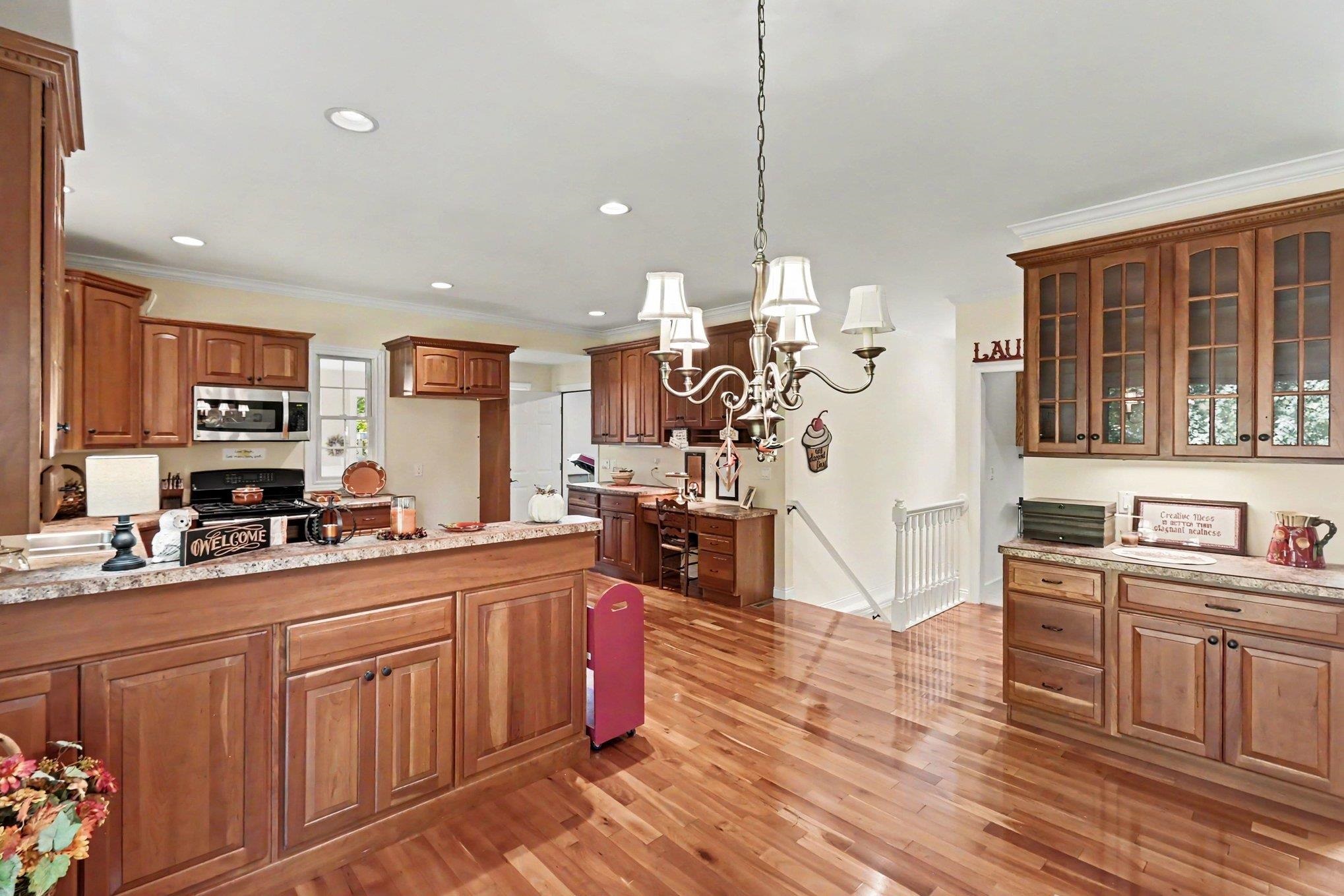 7430 Rock Hollow Lane Property Photo 9