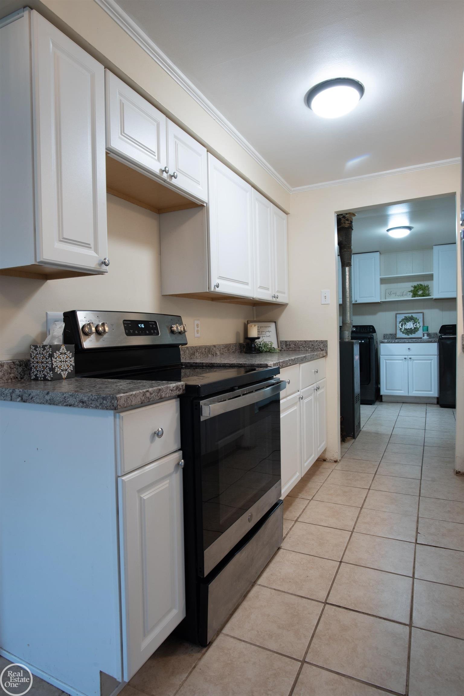 549 Edwards Street Property Photo 7