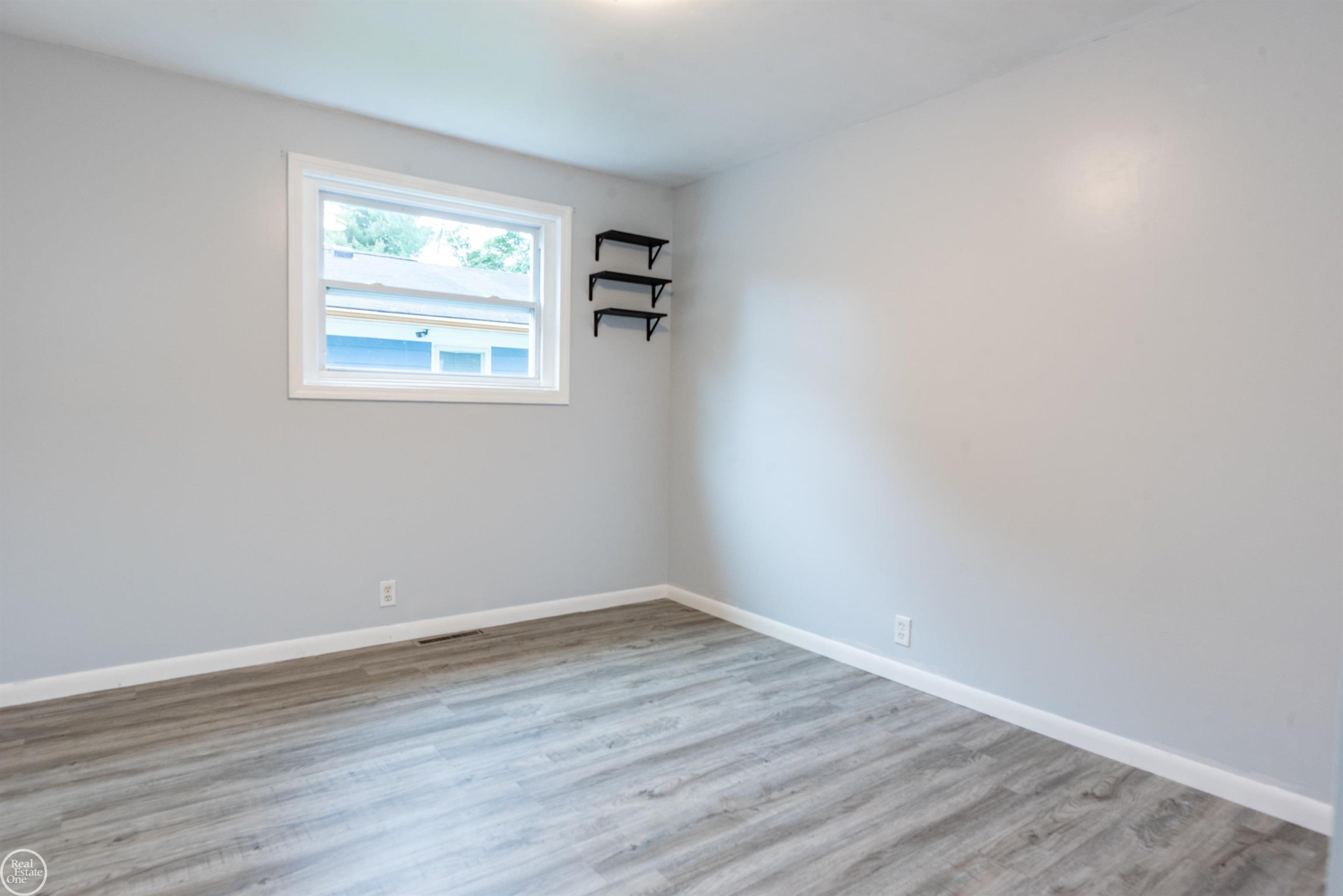 549 Edwards Street Property Photo 12