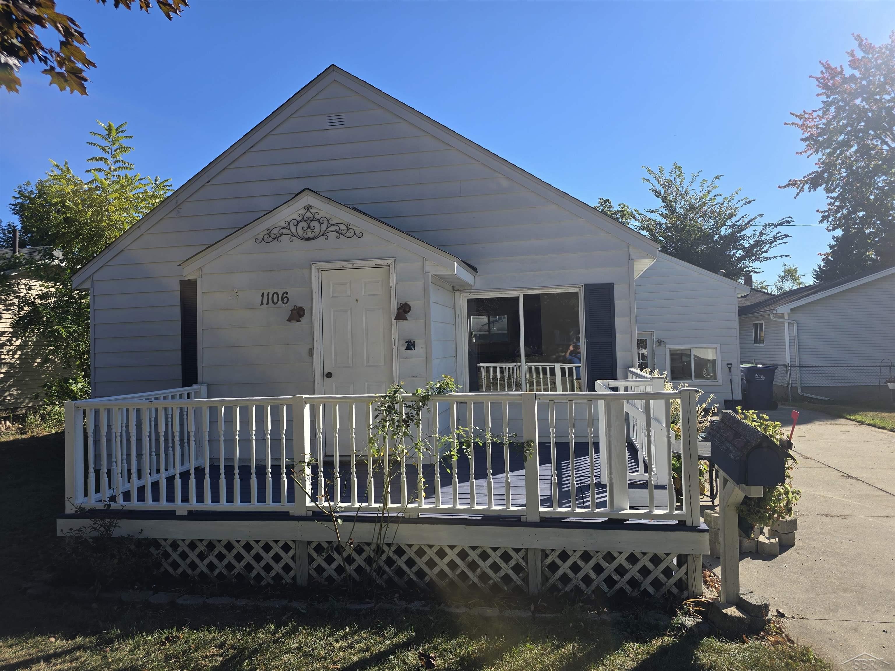 1106 N Dean Street Property Photo 1