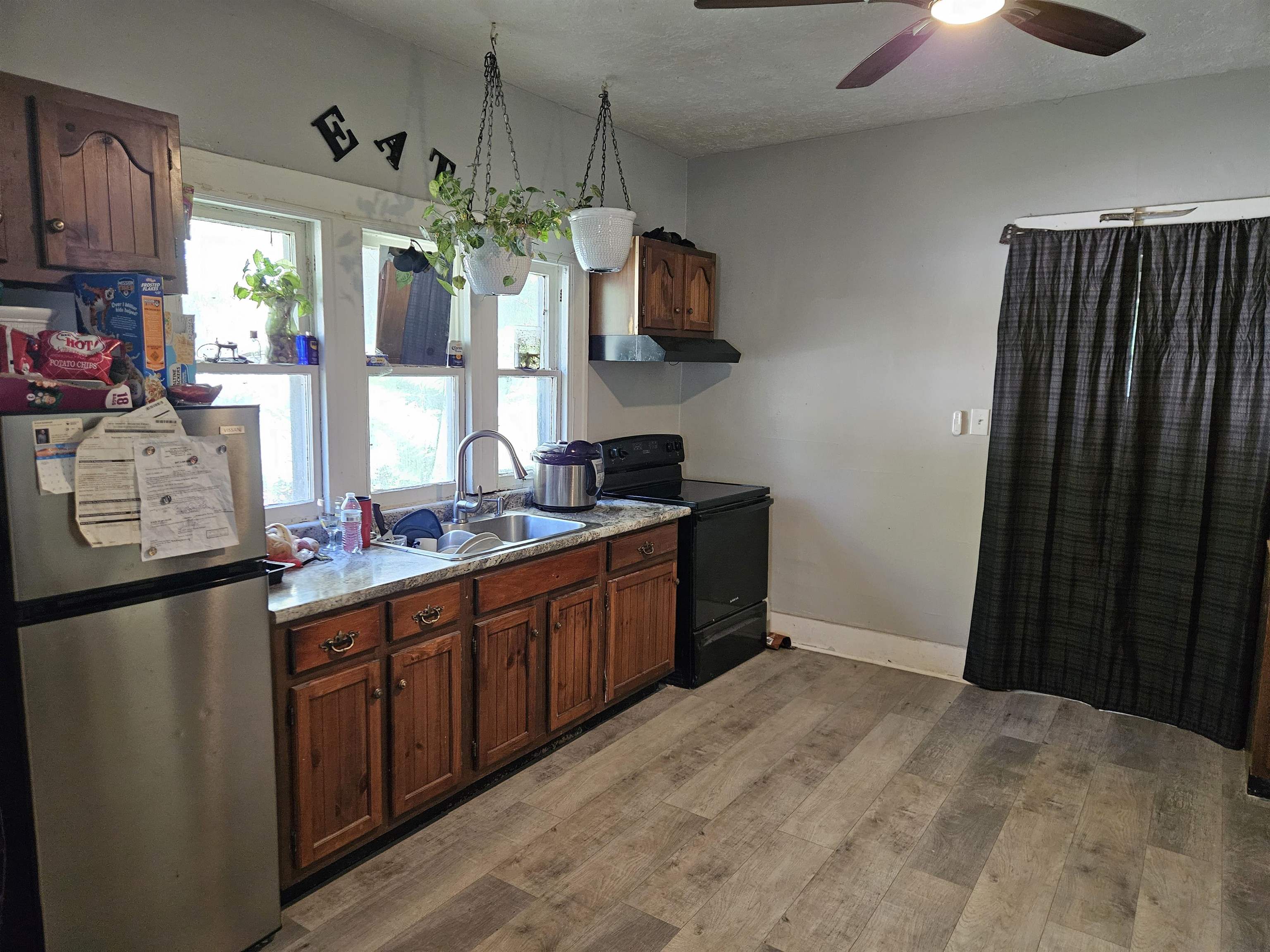 1429 Oak Street Property Photo 3