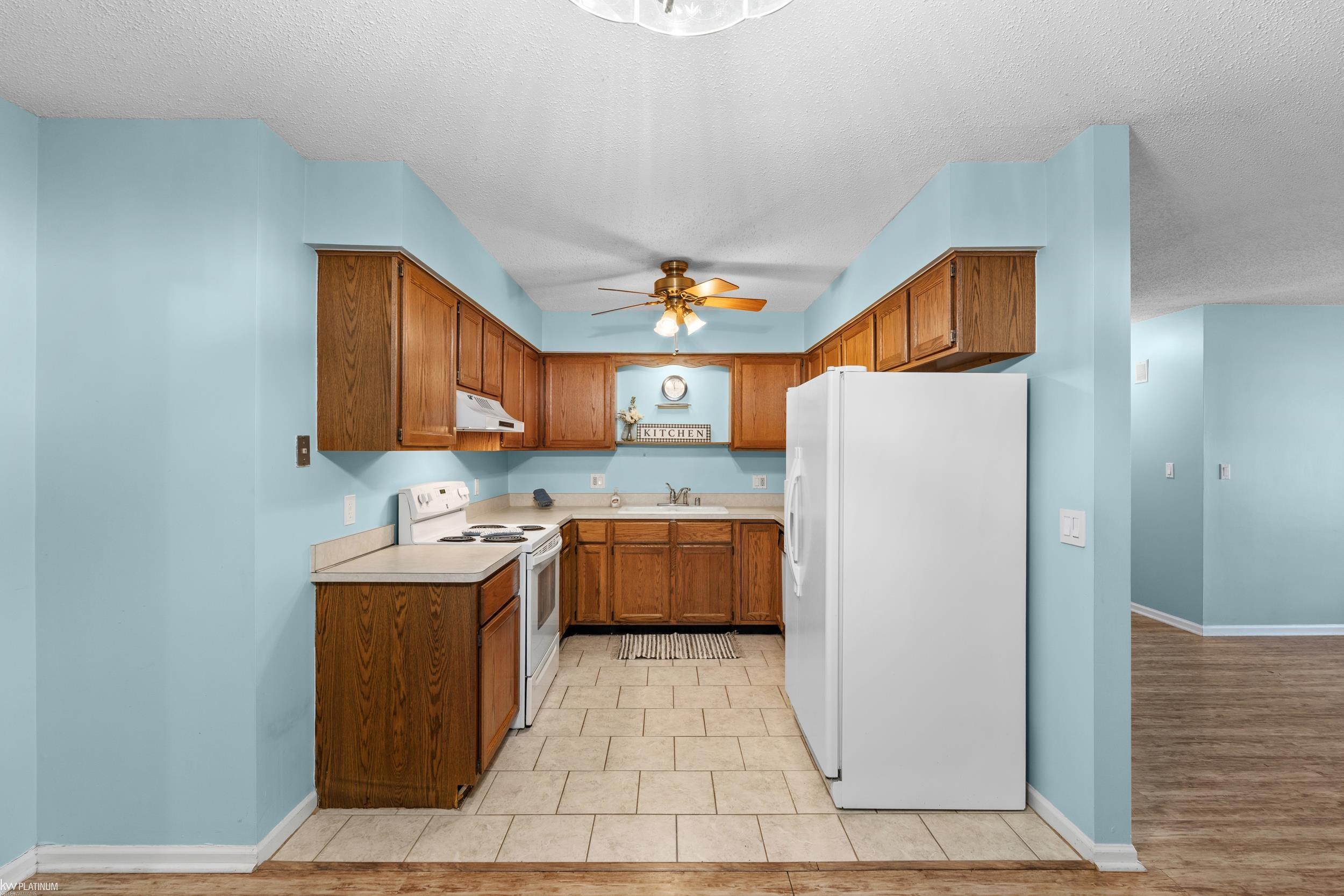 22731 Garfield Street Property Photo 11