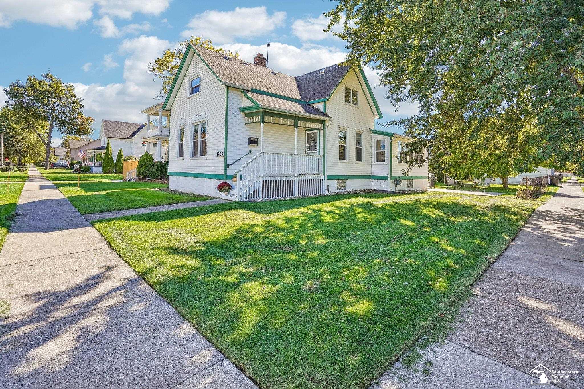 1265 Elm Street Property Photo 1