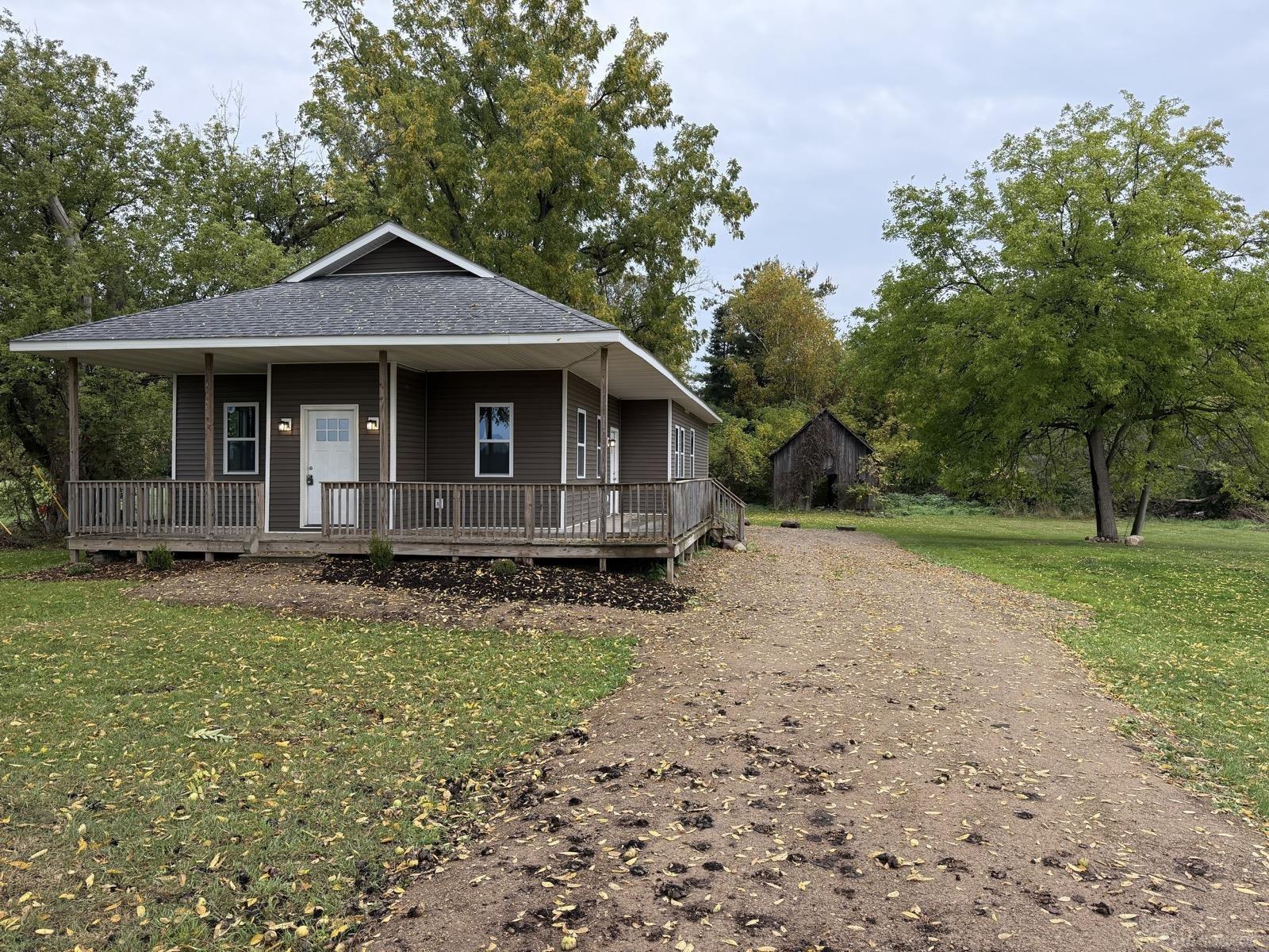 3985 Newark Road Property Photo 1
