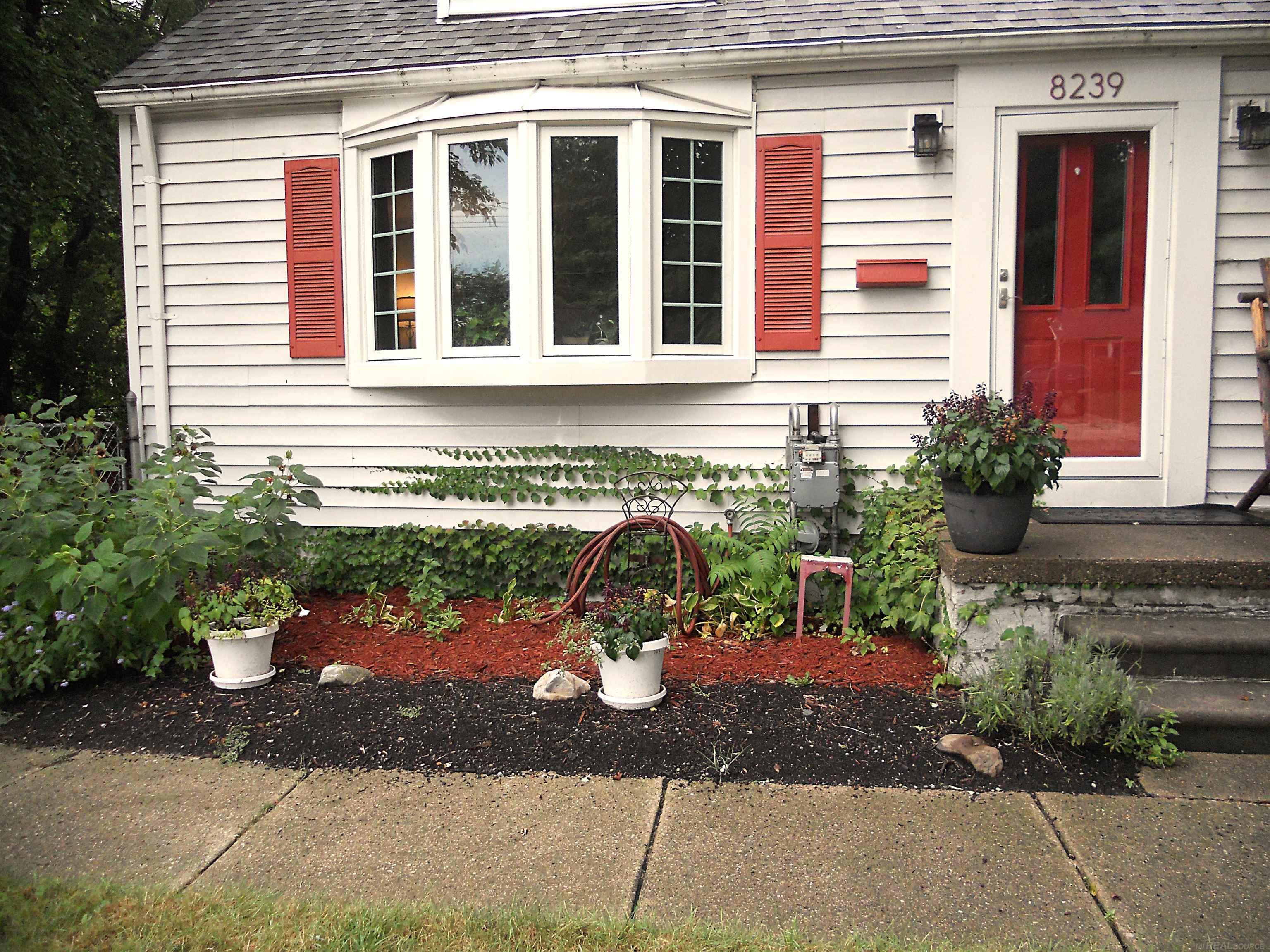 8239 Garbor Drive Property Photo 4