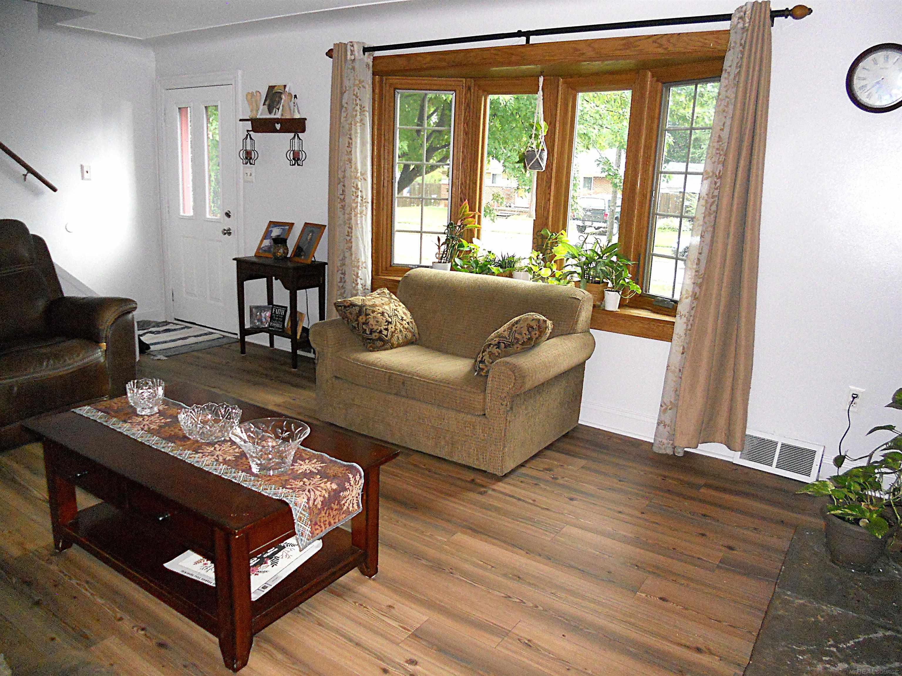 8239 Garbor Drive Property Photo 8