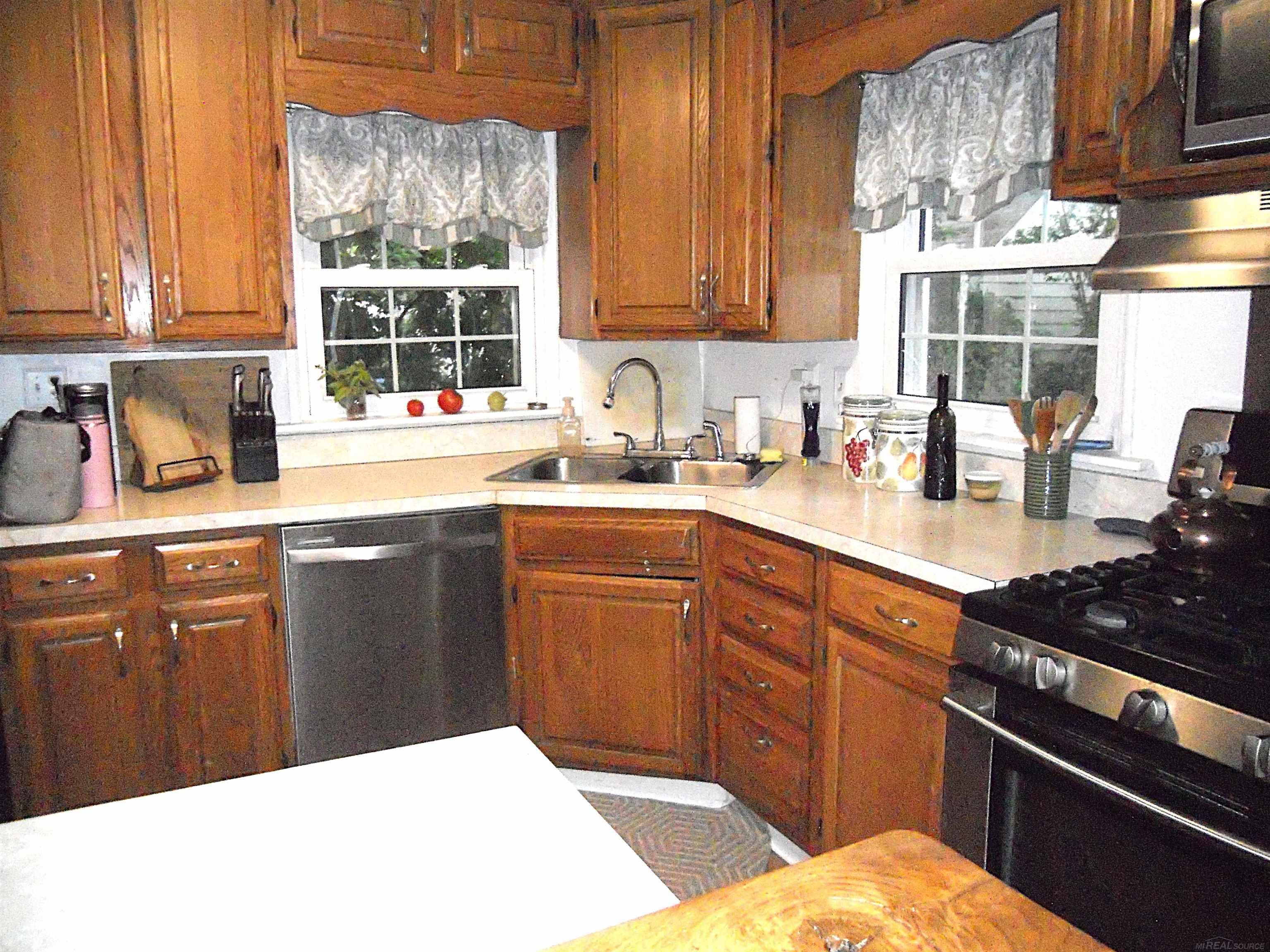 8239 Garbor Drive Property Photo 9