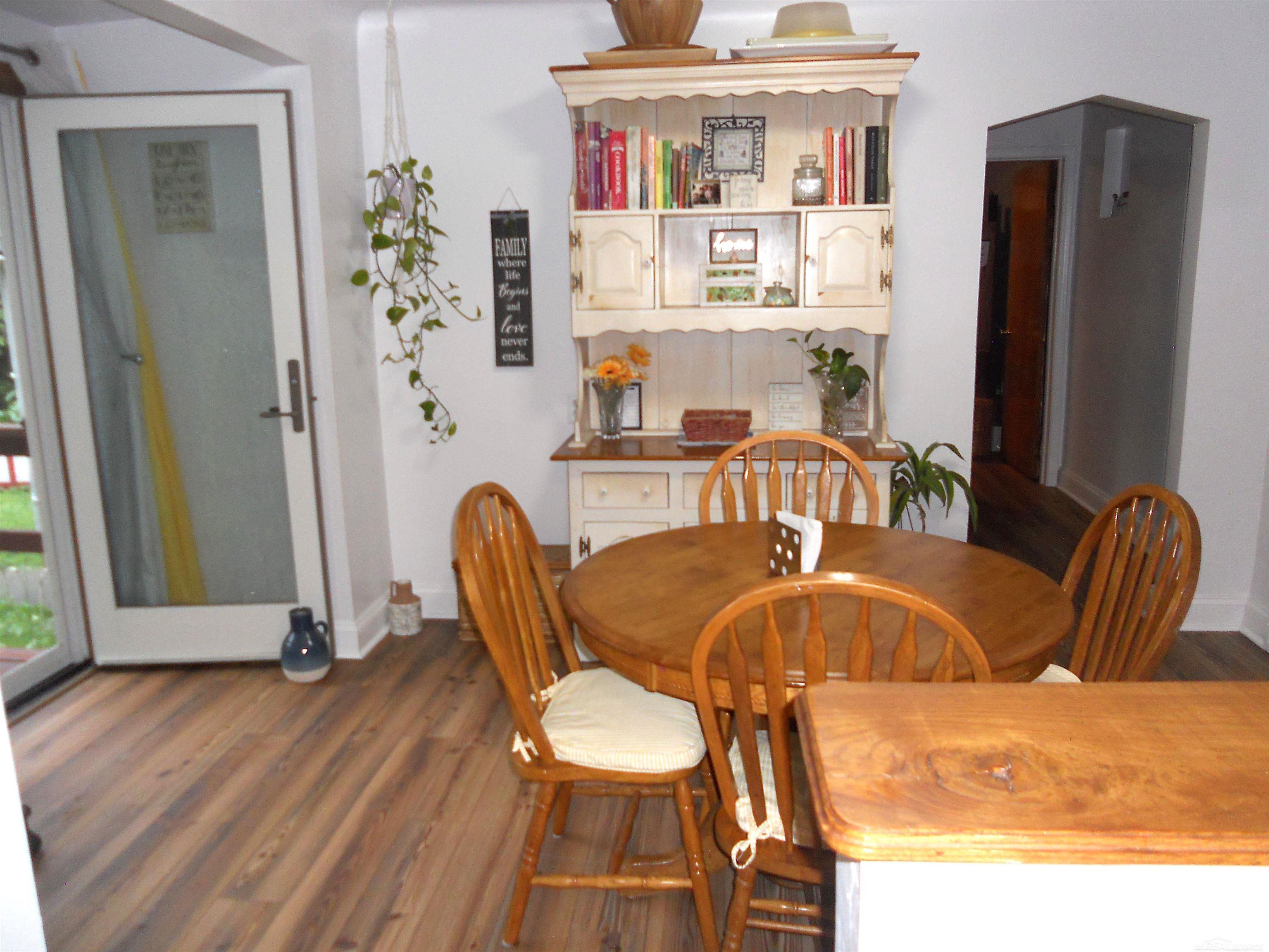 8239 Garbor Drive Property Photo 15