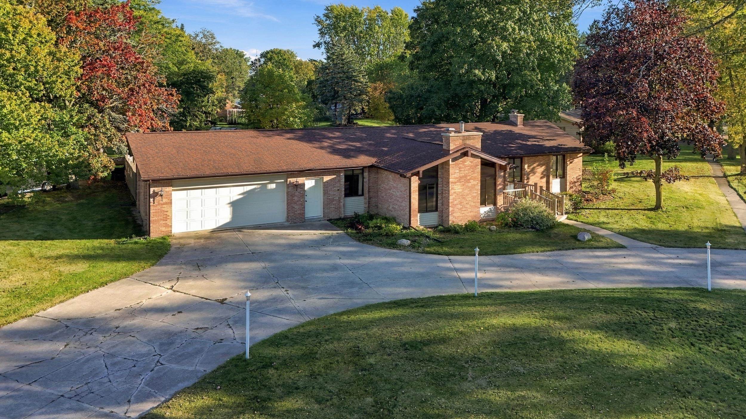 401 Southlawn Drive Property Photo 1