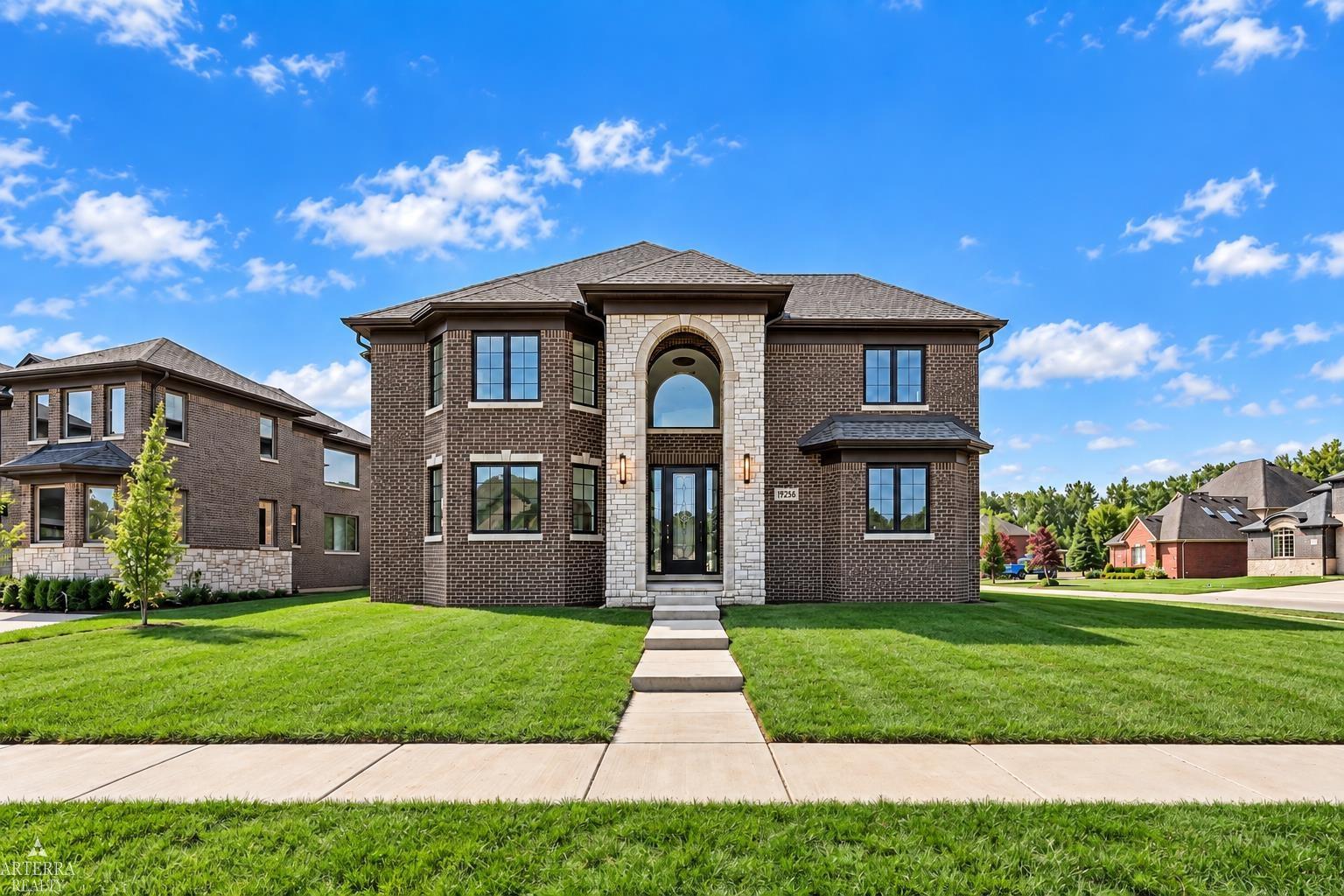 19246 Hamlin Lake Drive Property Image