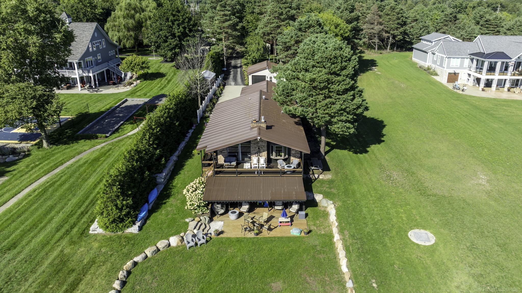 8915 Lakeshore Road Property Photo 7