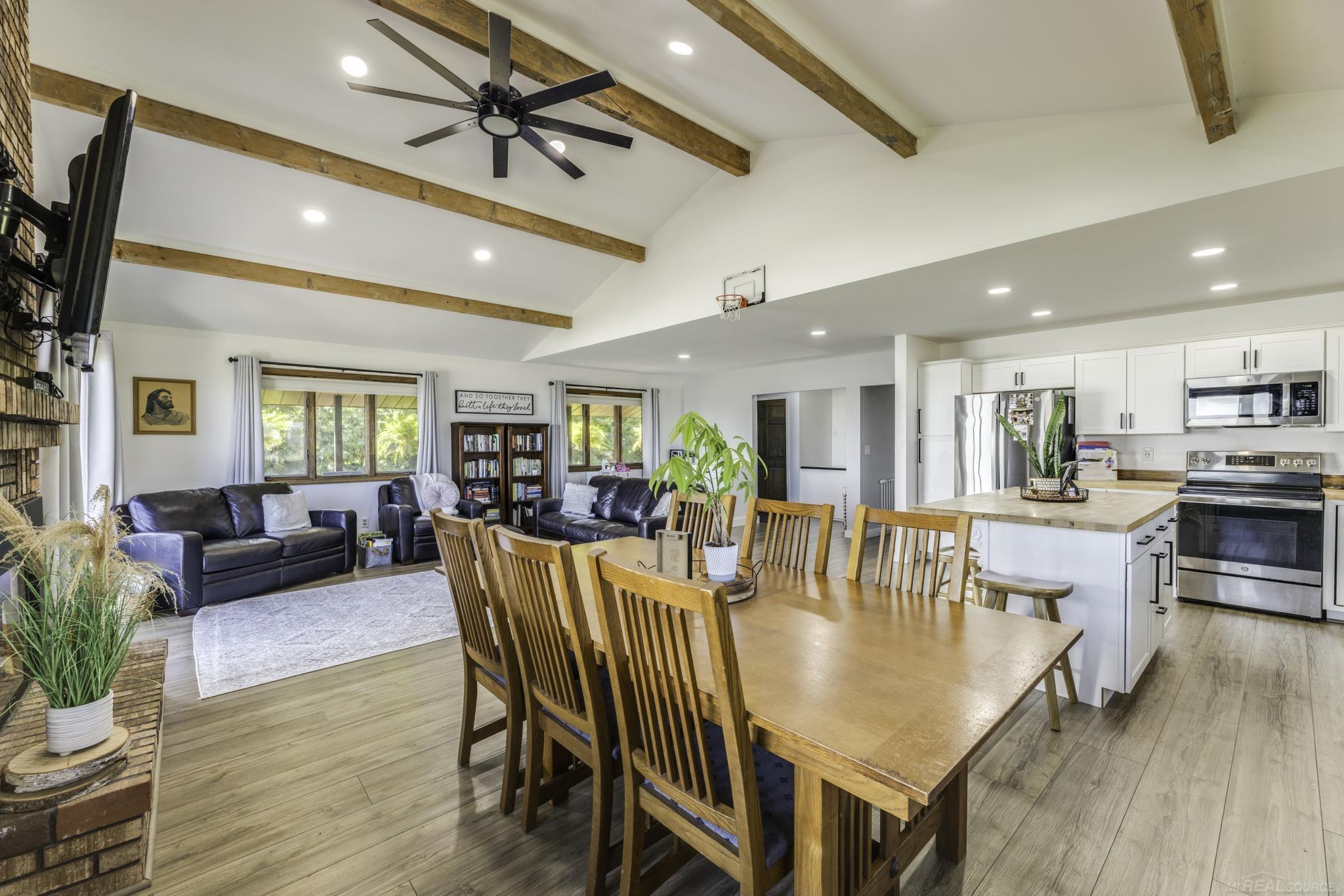 8915 Lakeshore Road Property Photo 12