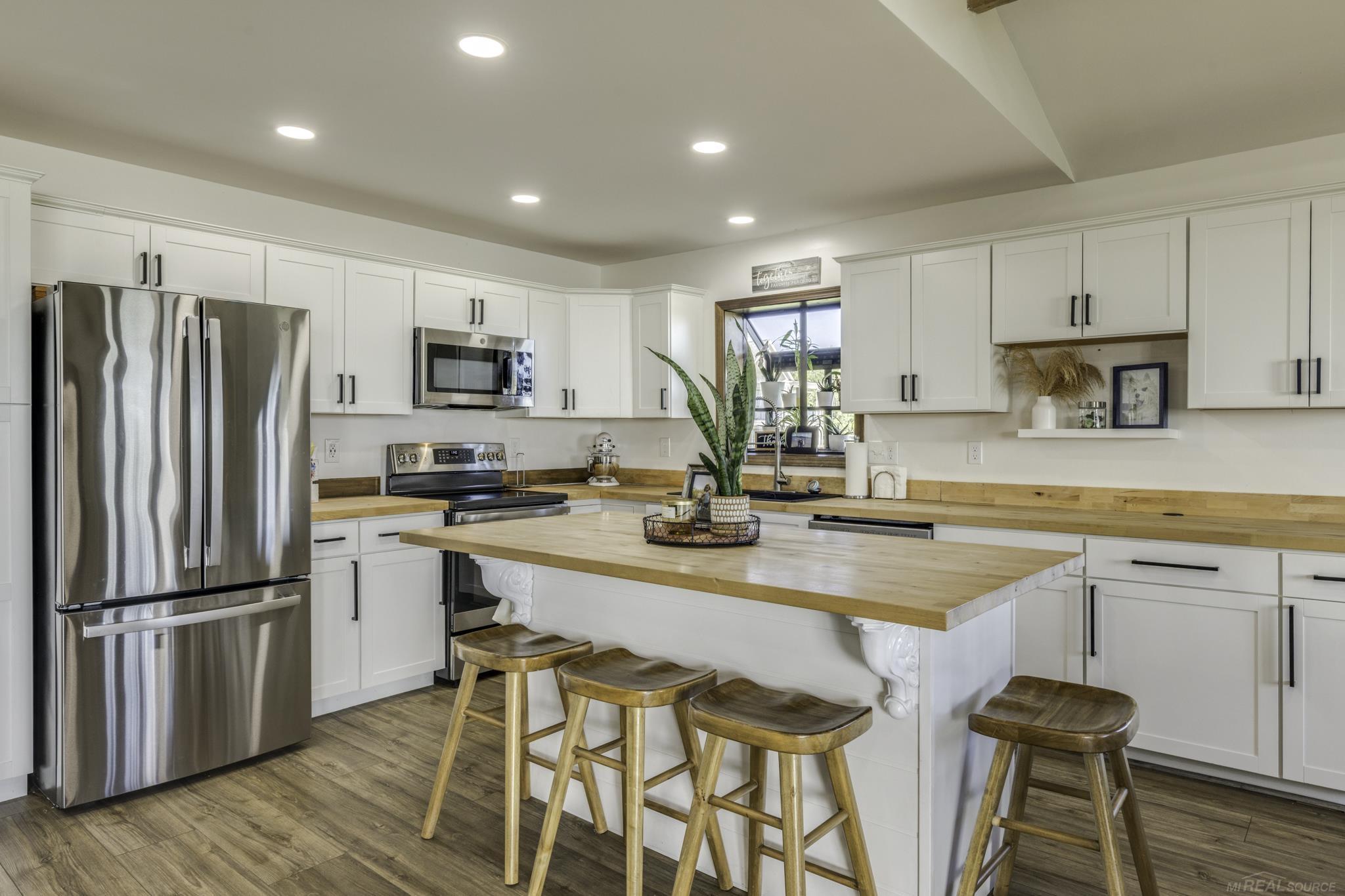 8915 Lakeshore Road Property Photo 17