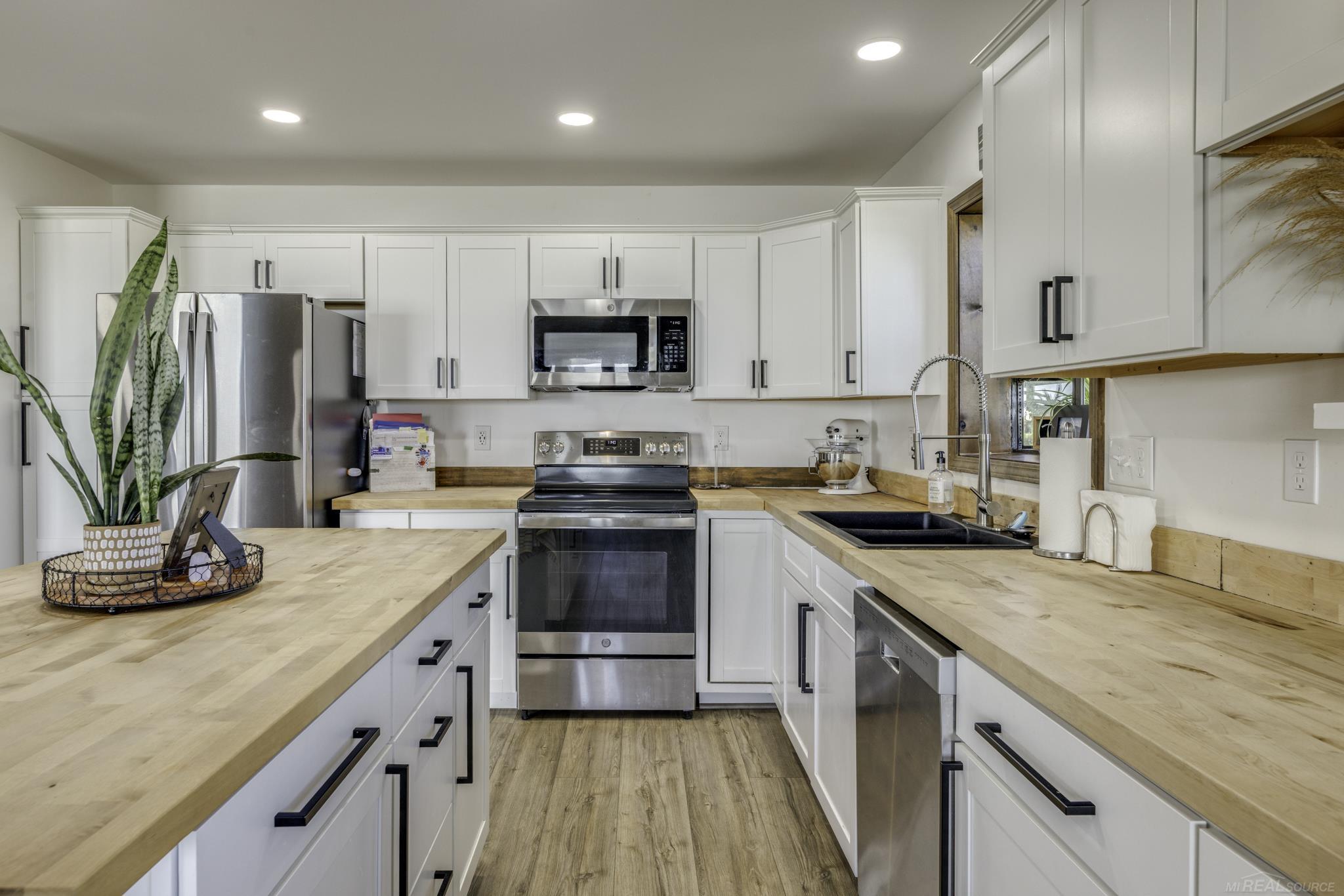 8915 Lakeshore Road Property Photo 18