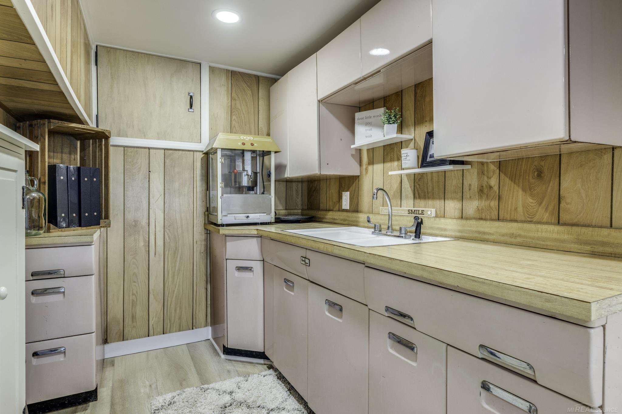 8915 Lakeshore Road Property Photo 39