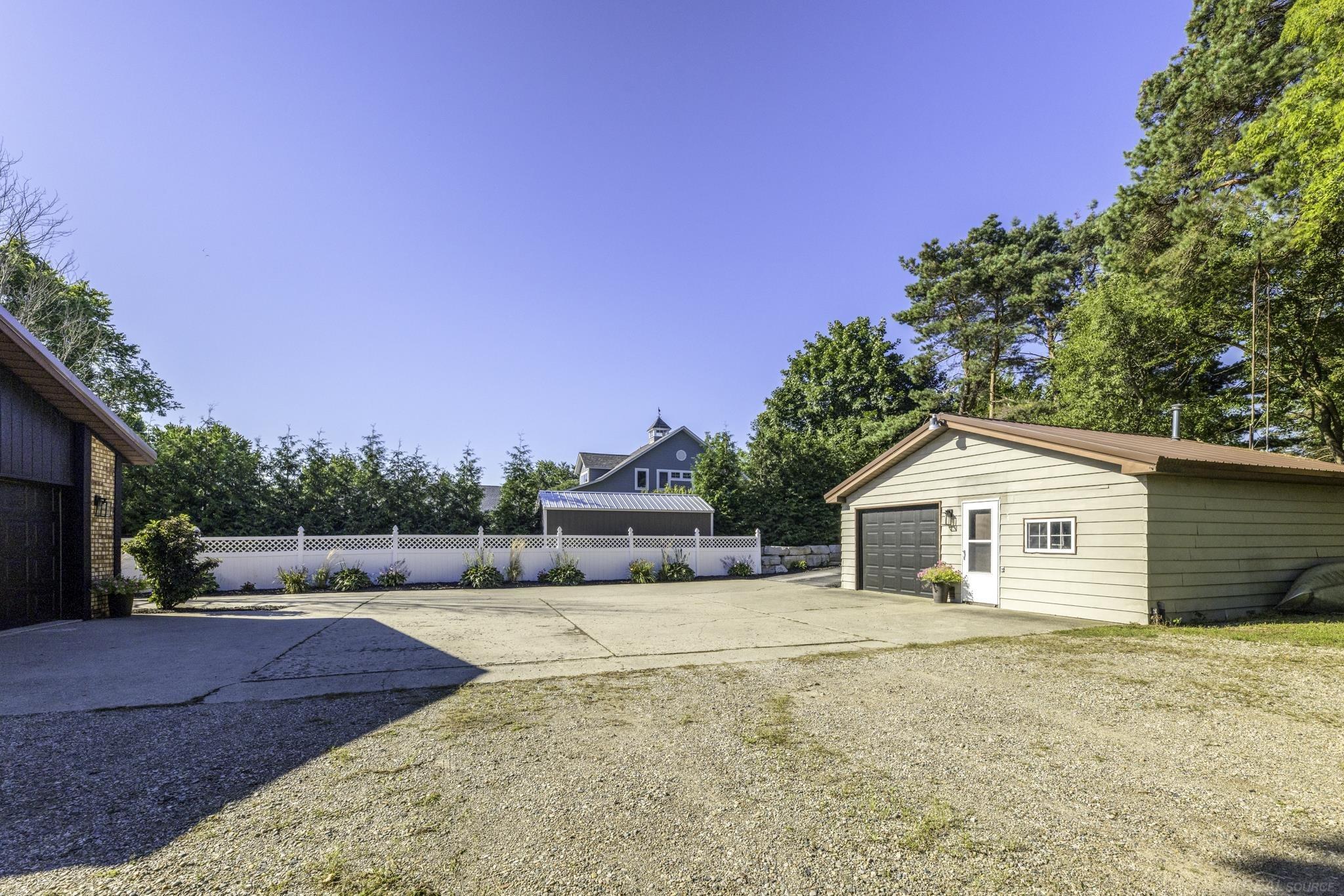 8915 Lakeshore Road Property Photo 49