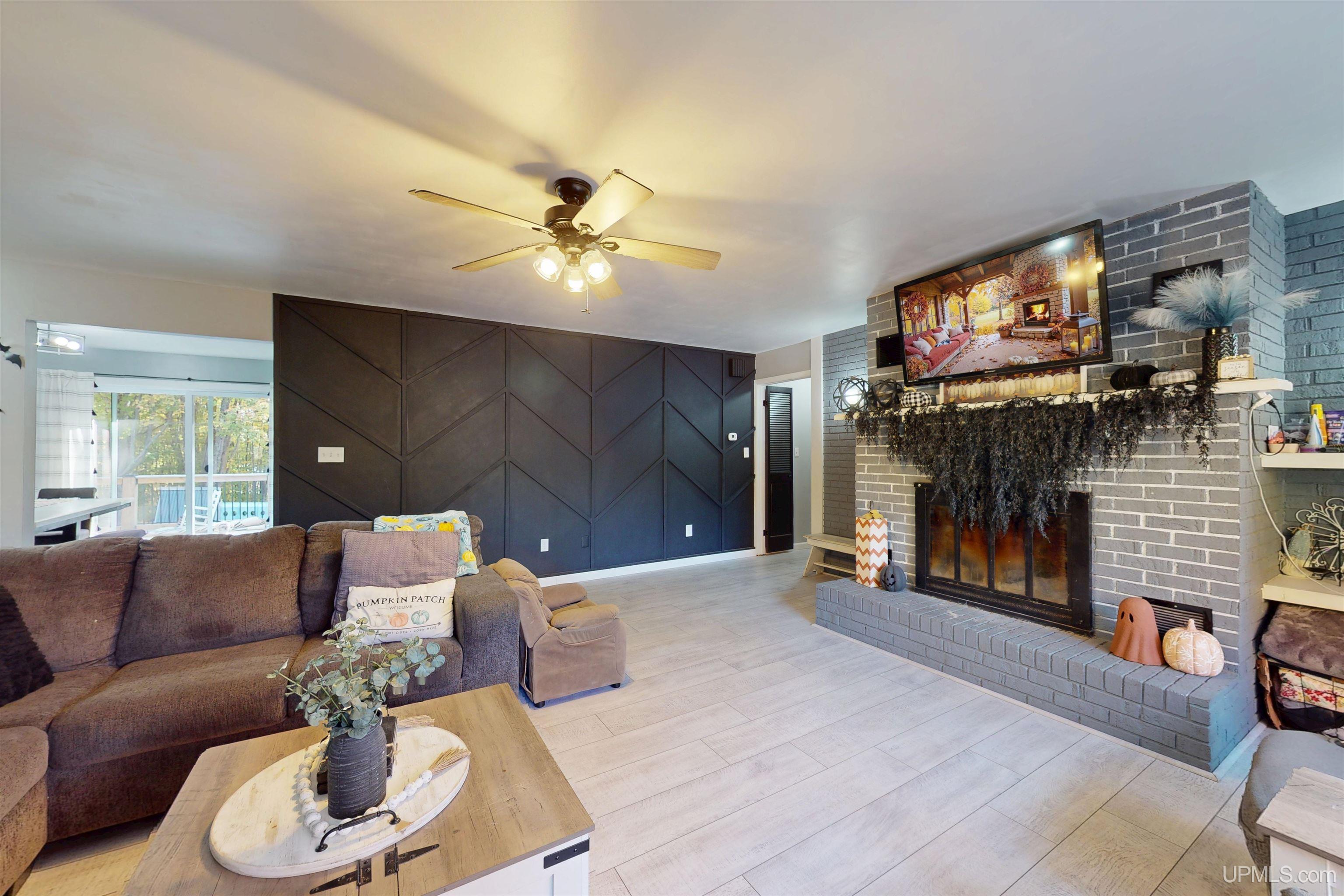 47310 Edgewood Road Property Photo 4