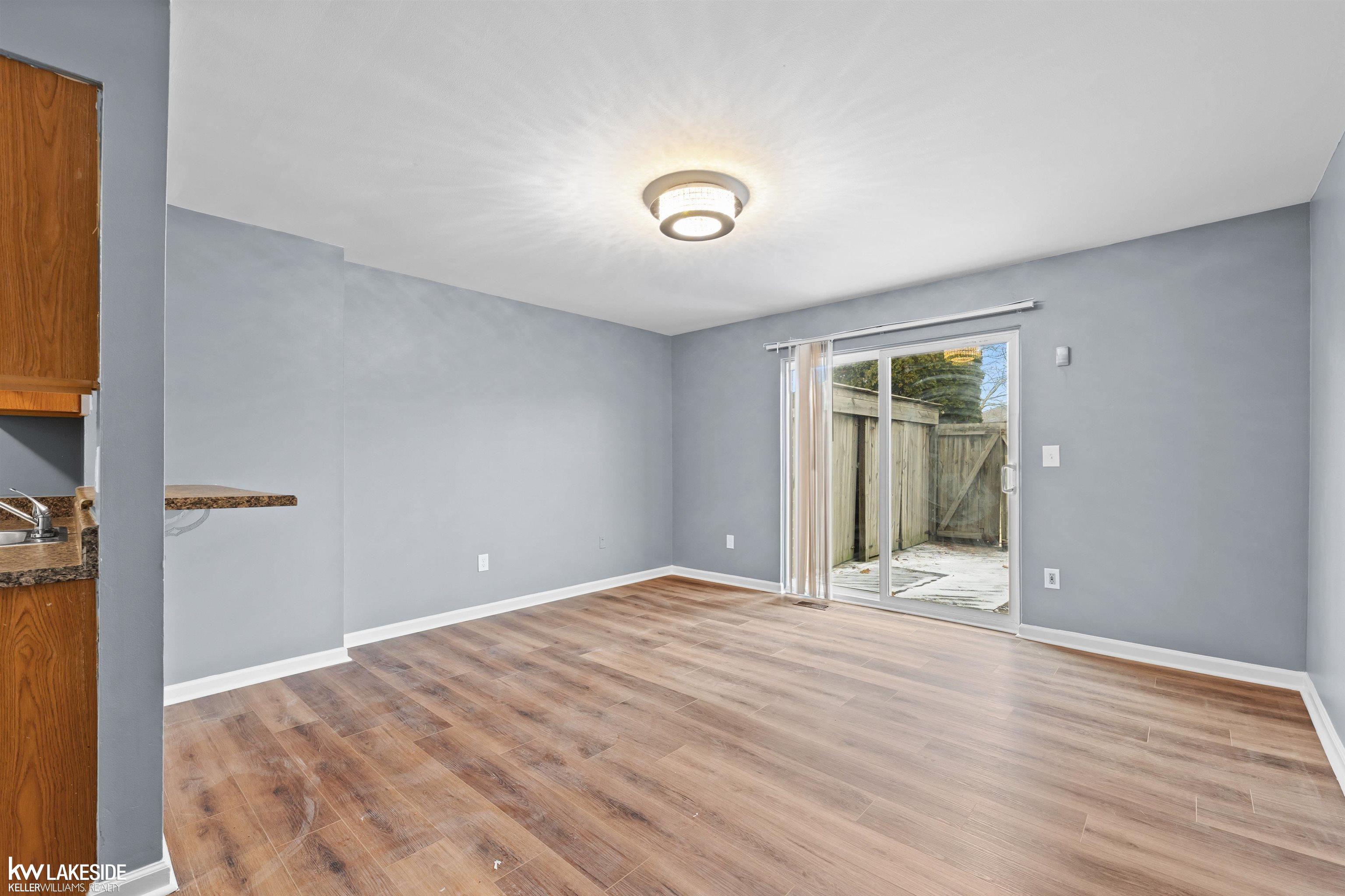 8439 Hickory Drive Property Photo 6
