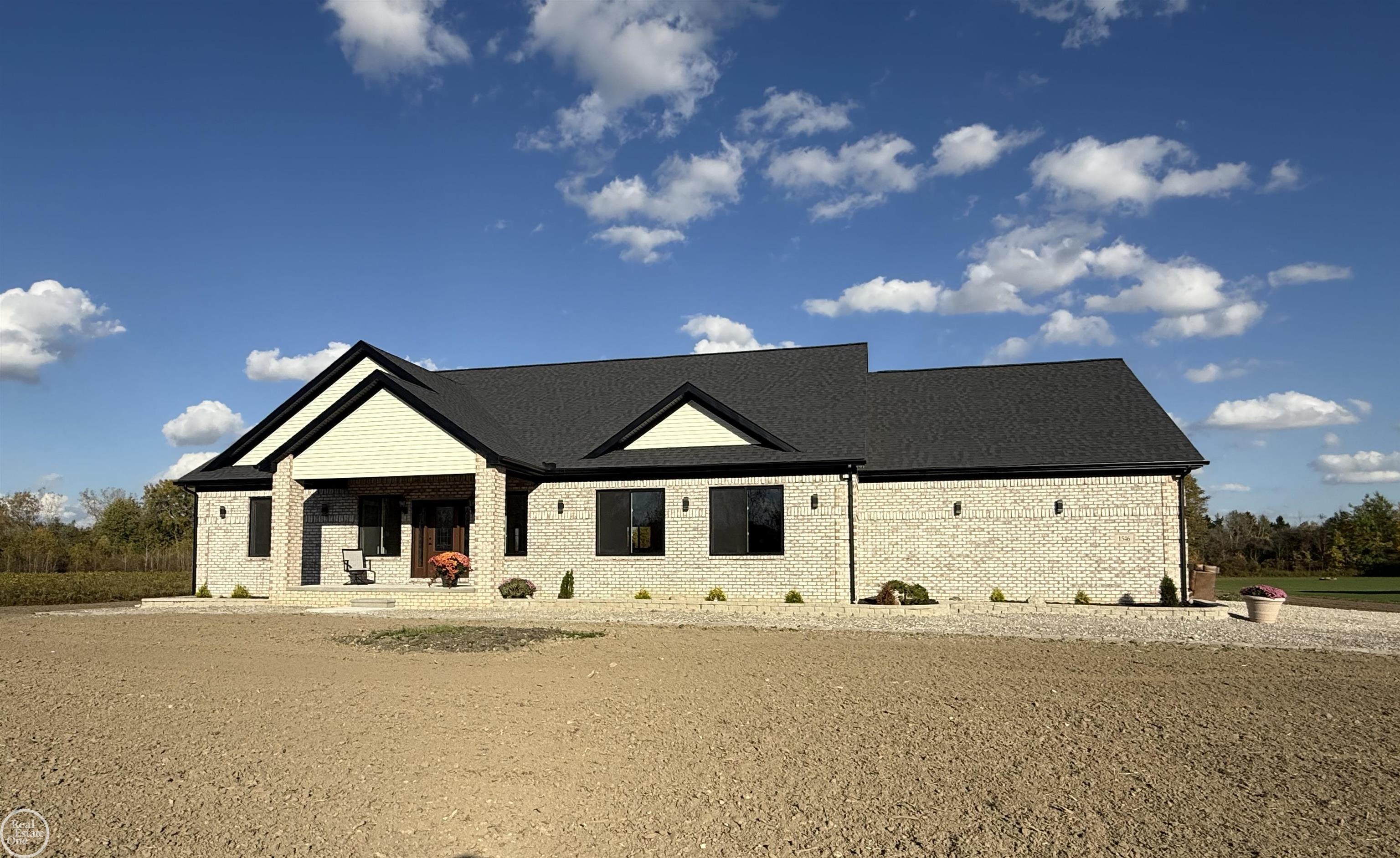 1546 Ashley Lane Property Photo 3