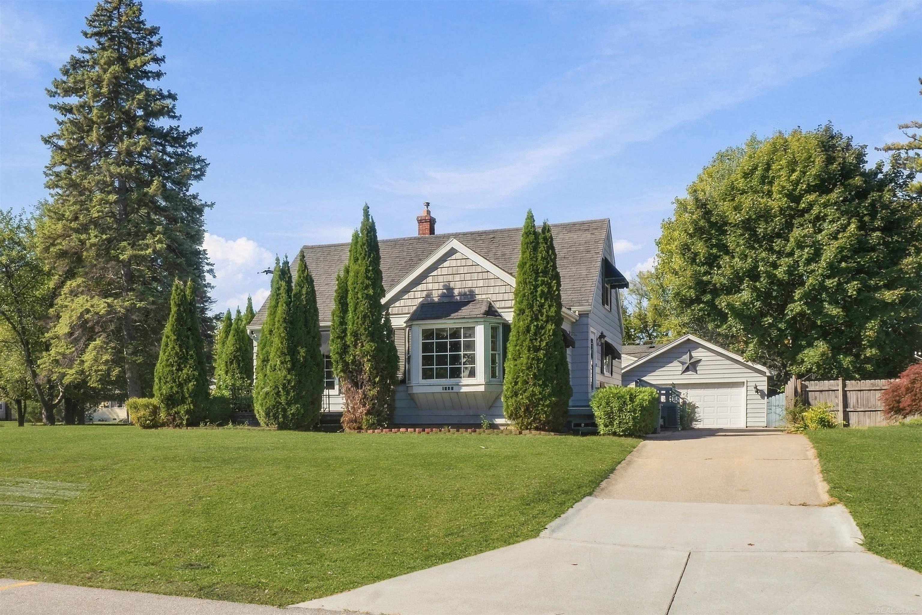 1208 Connecticut Avenue Property Photo 1