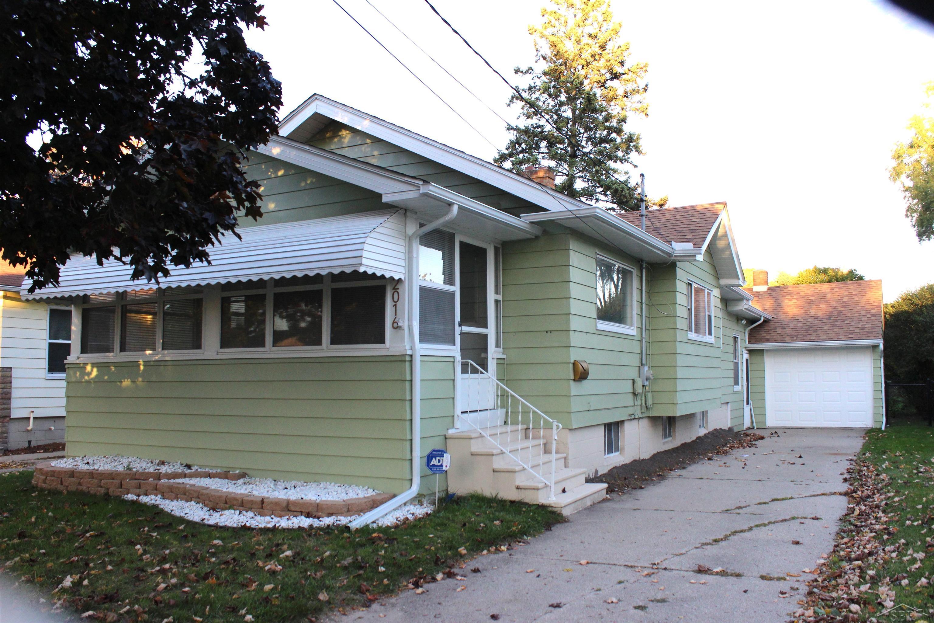 2016 Avon Street Property Photo 1