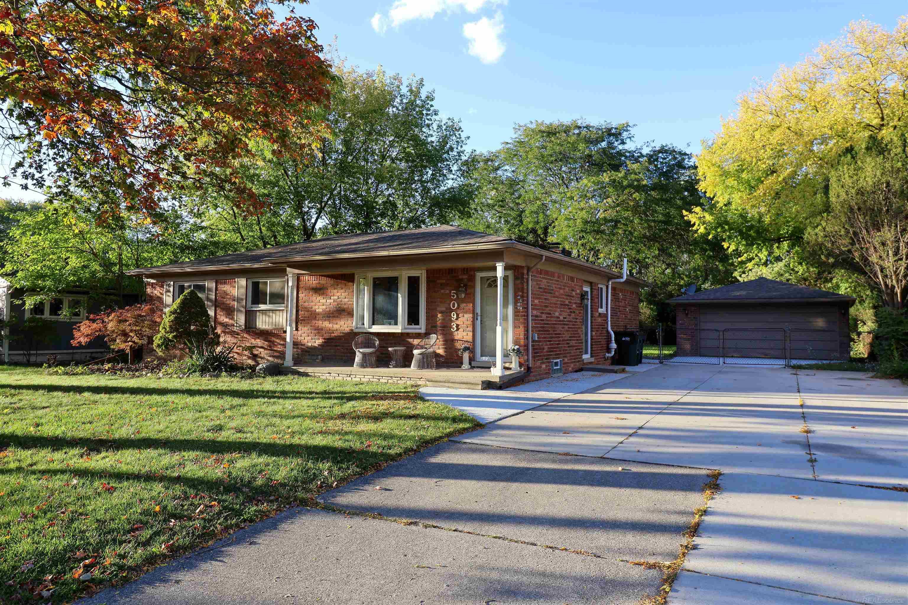 5093 Northlawn Drive Property Photo 1