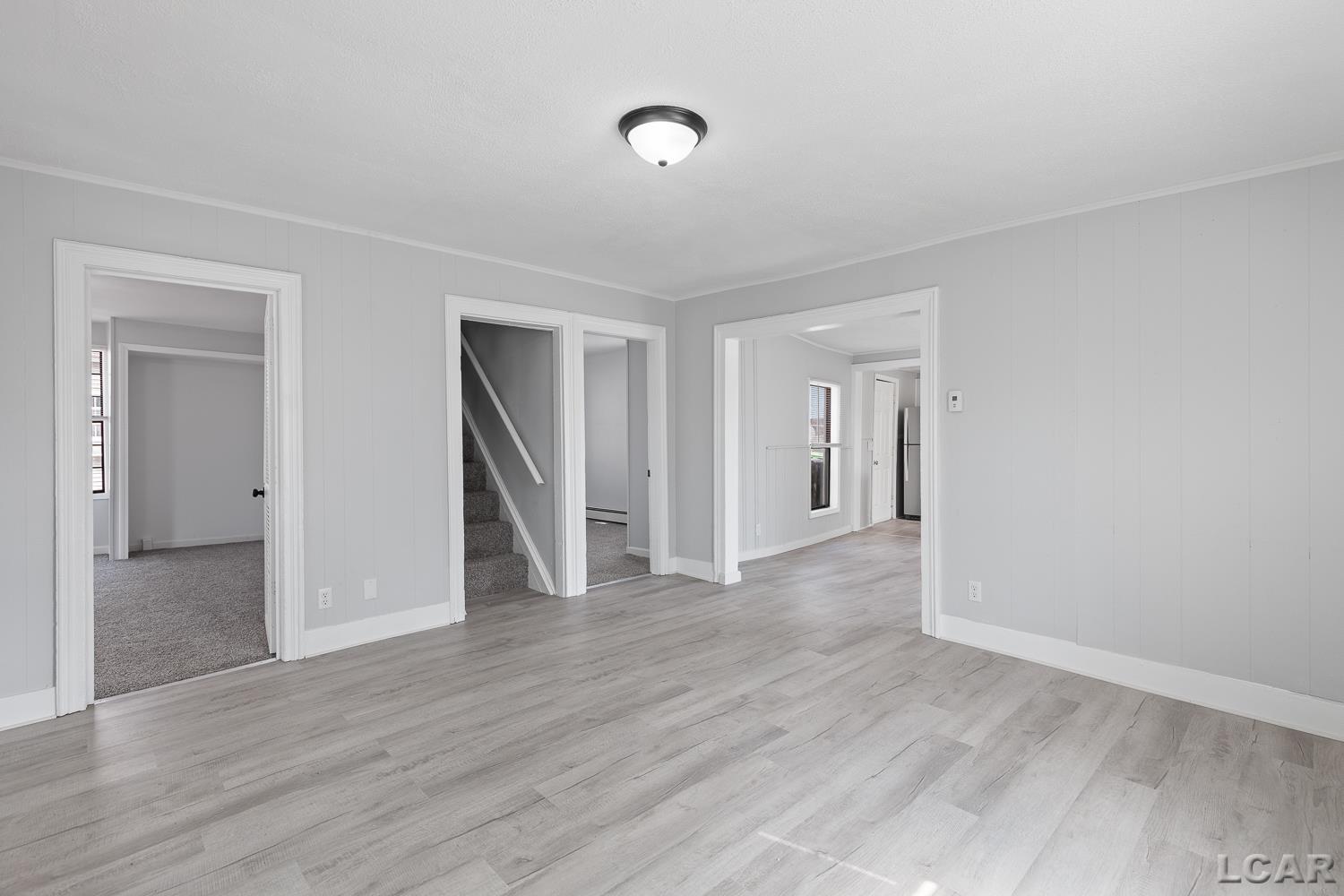 206 Ormsby Street Property Photo 8