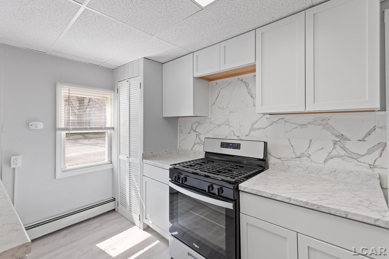 206 Ormsby Street Property Photo 14