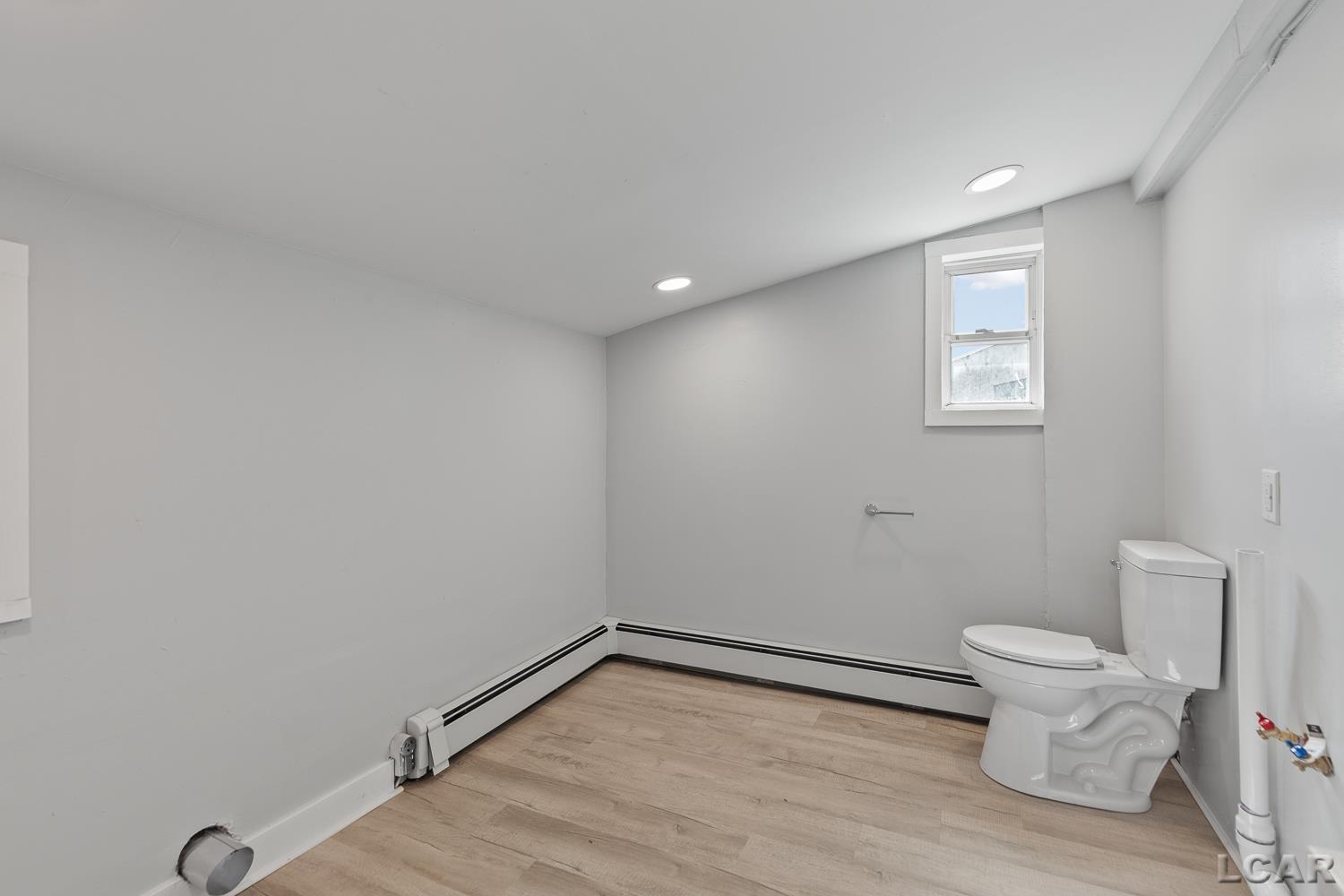 206 Ormsby Street Property Photo 18