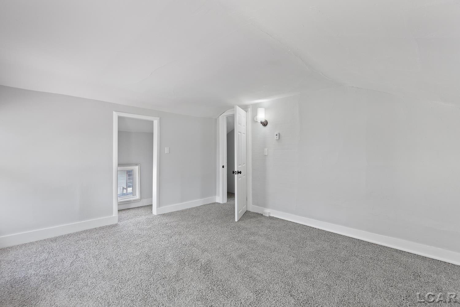 206 Ormsby Street Property Photo 24
