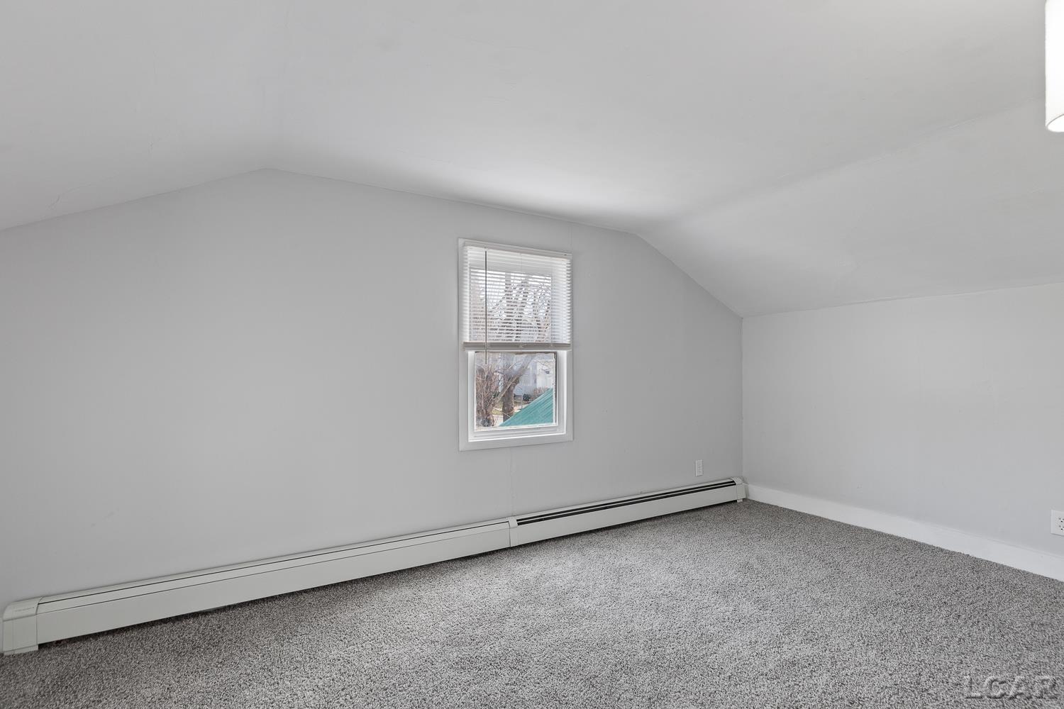 206 Ormsby Street Property Photo 25