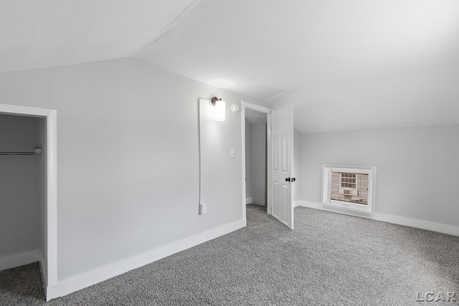 206 Ormsby Street Property Photo 26