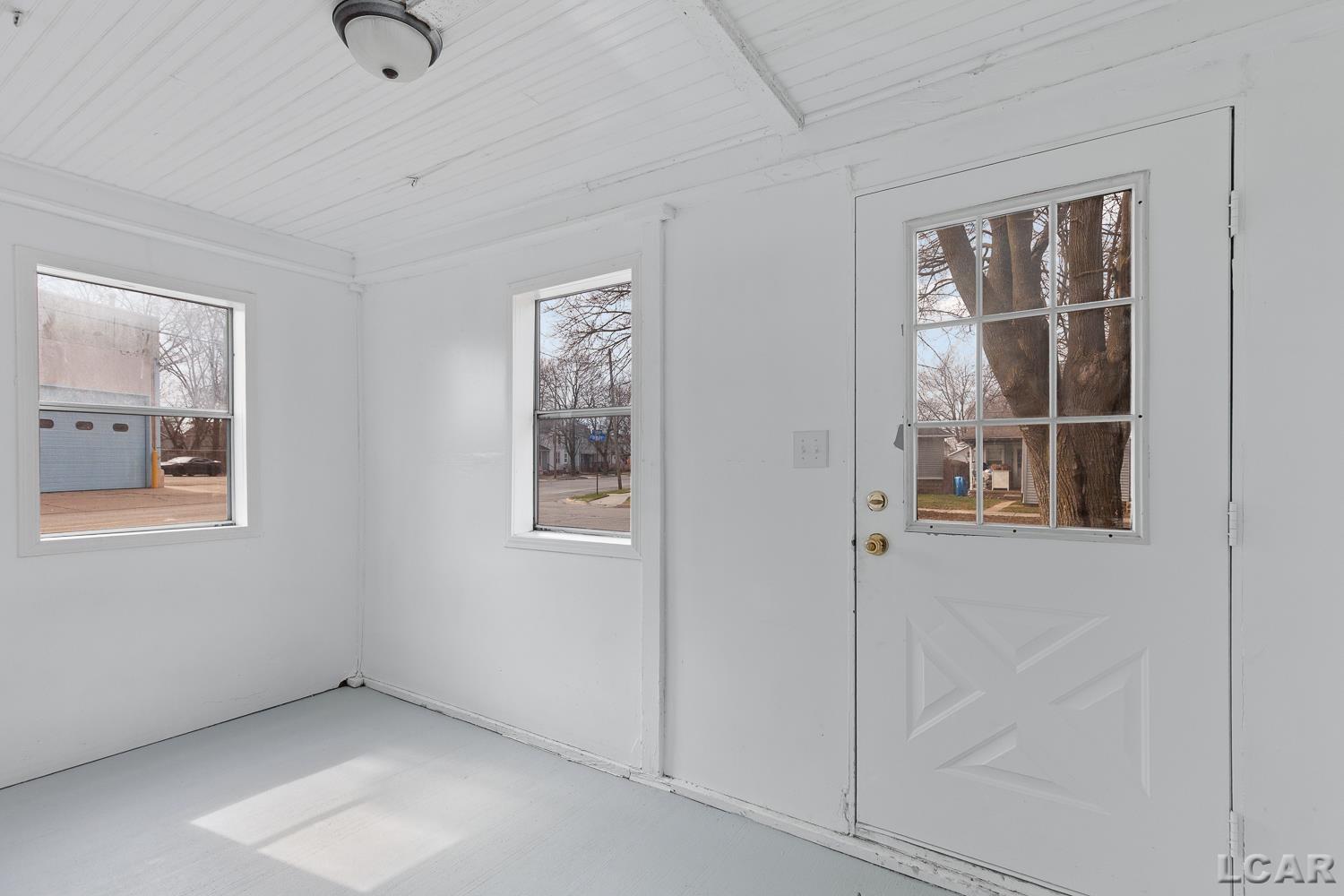 206 Ormsby Street Property Photo 27