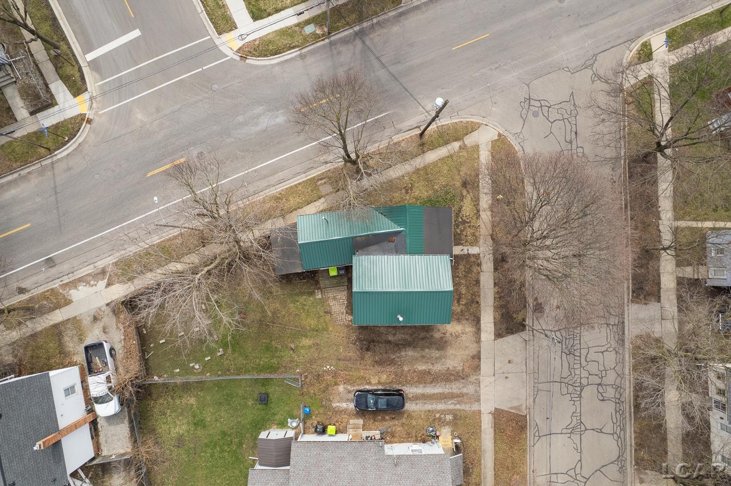 206 Ormsby Street Property Photo 31