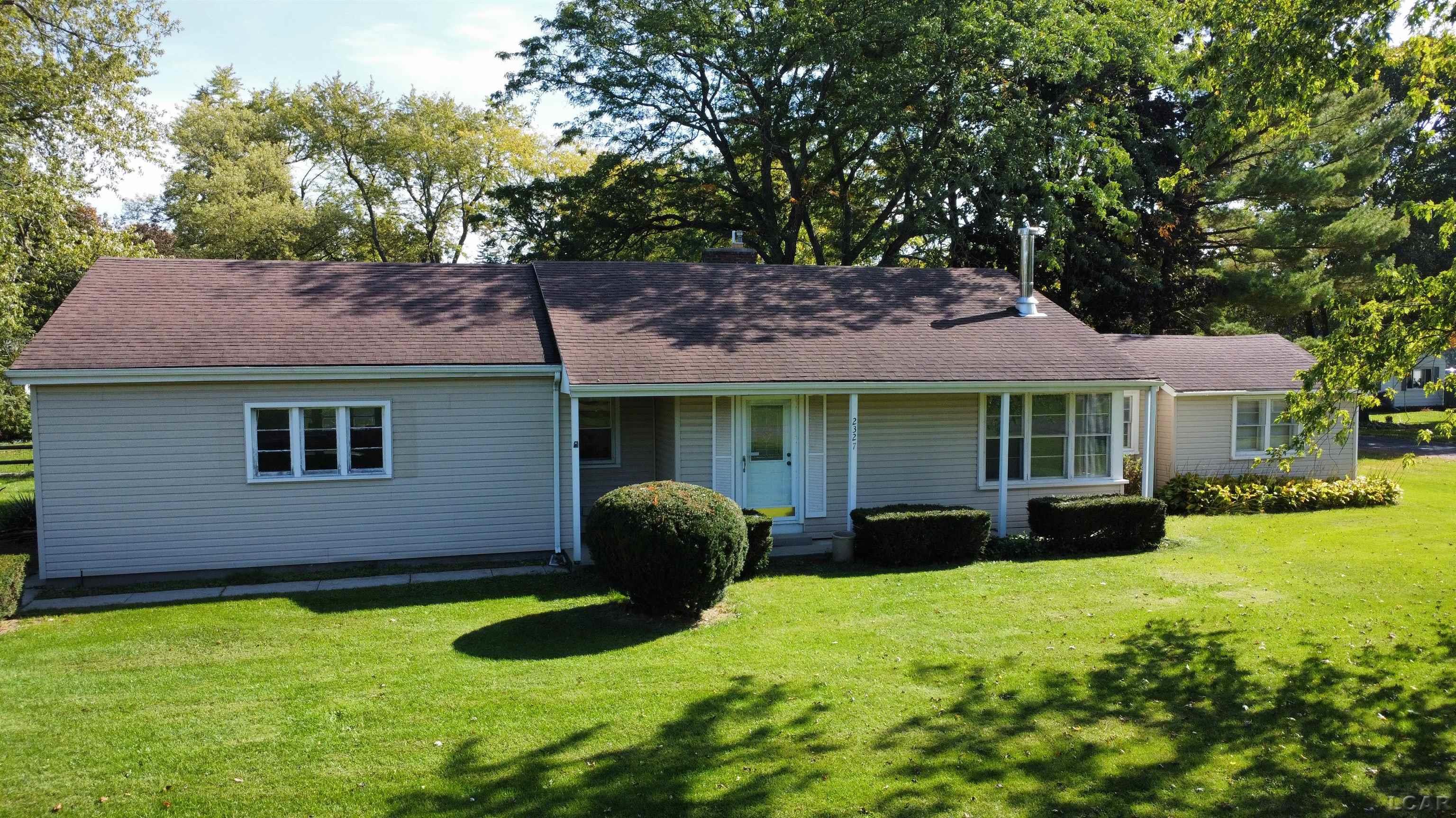 2327 Sunset Lane Property Photo 1