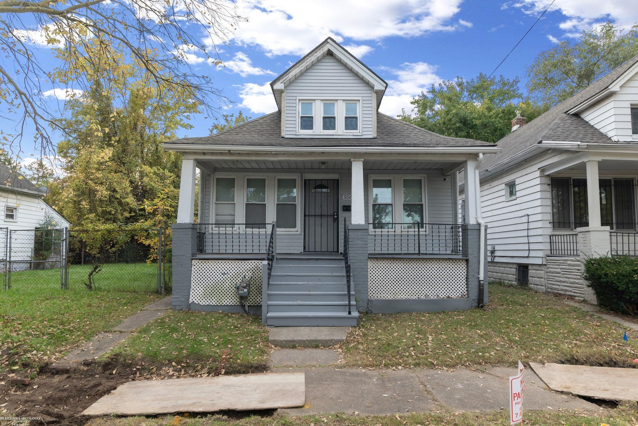 5565 Fairview Street Property Photo 1