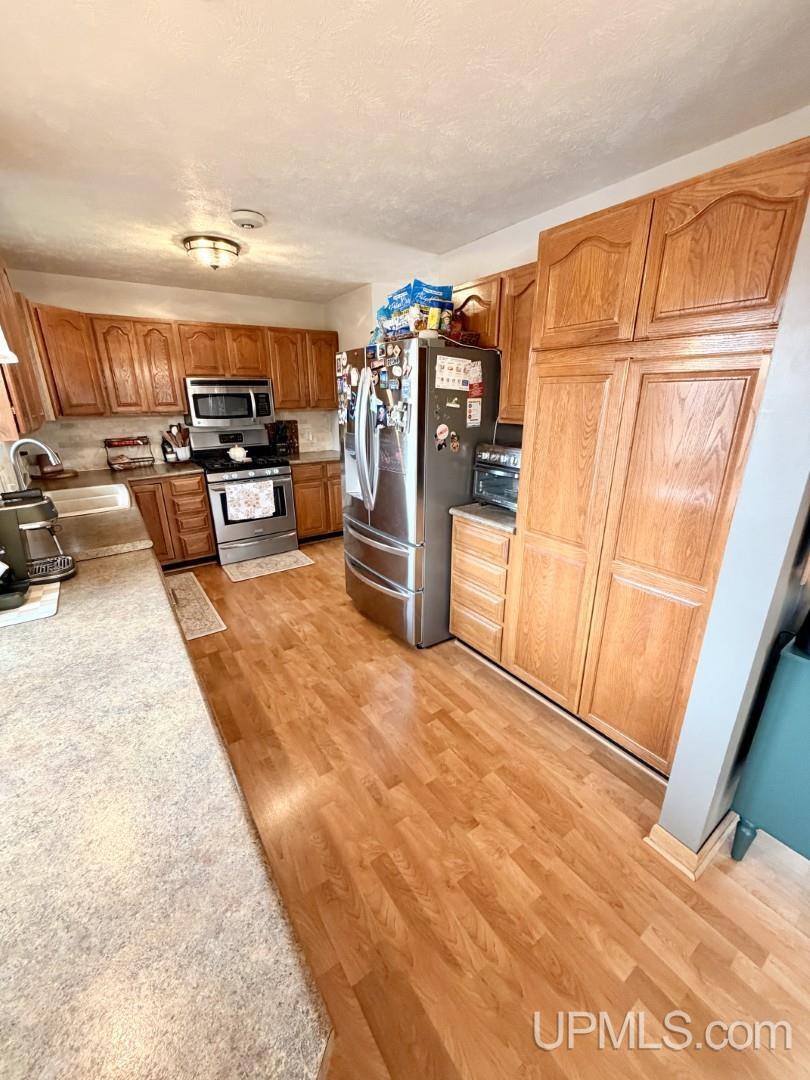 215 N Marigold Street Property Photo 8