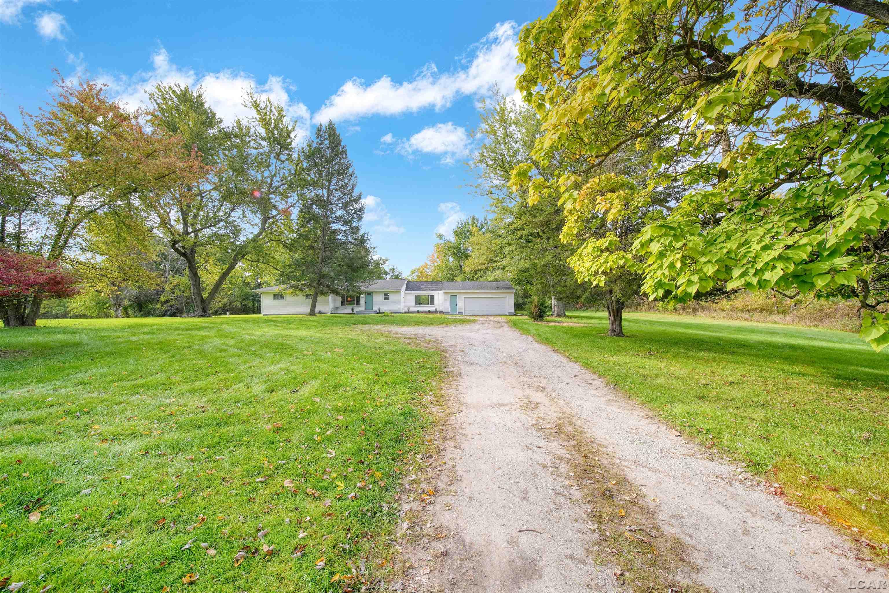 2400 Wolf Creek Highway Property Photo 1