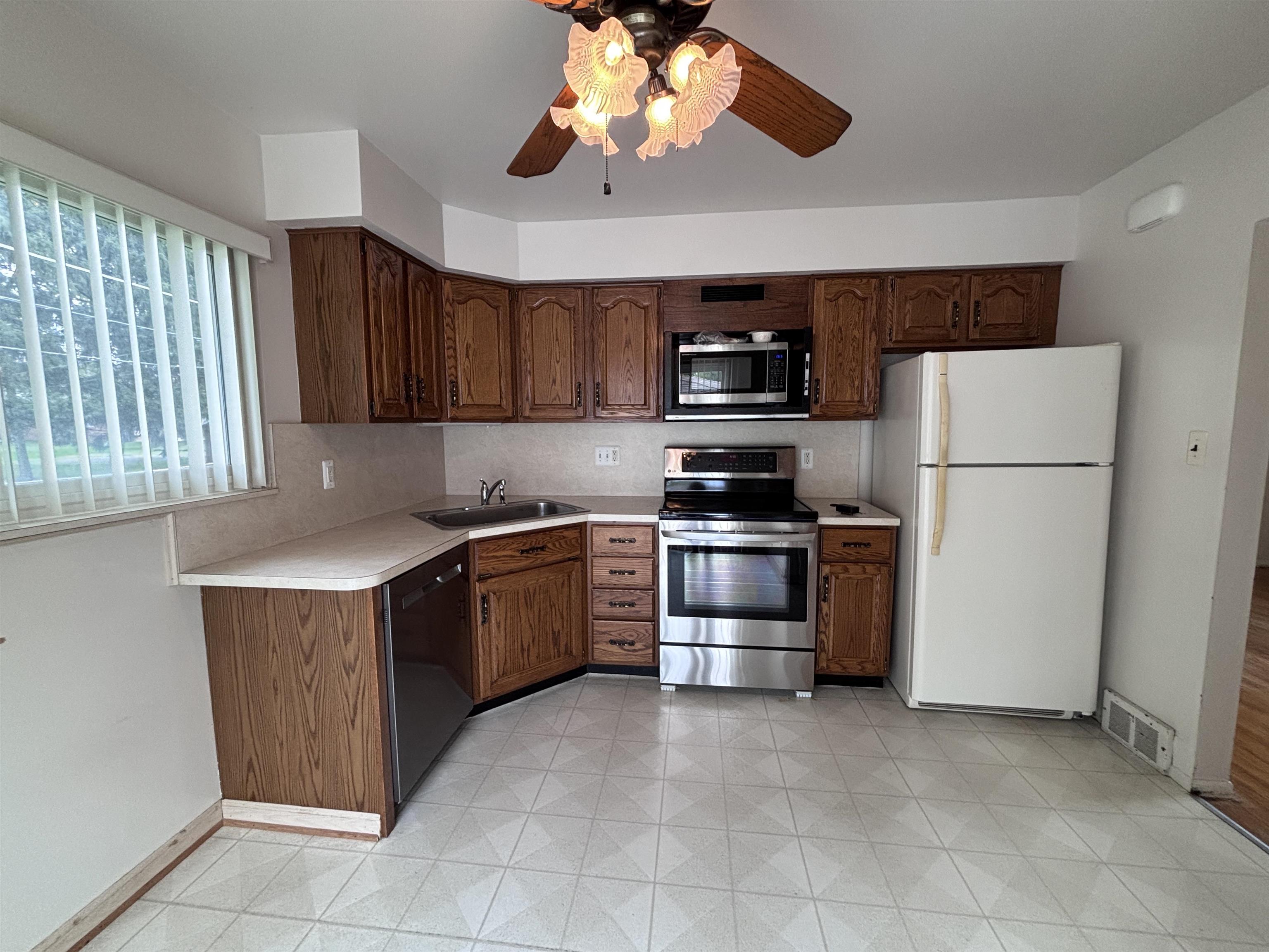 12173 Waiteley Drive Property Photo 3