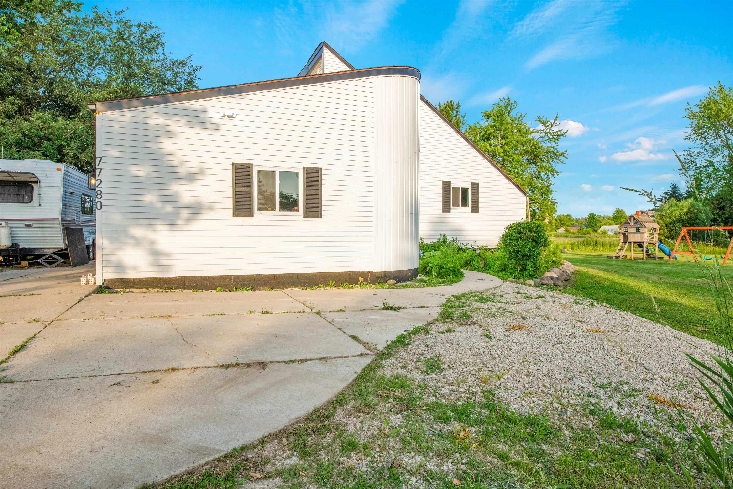 77280 Coon Creek Road Property Photo 4