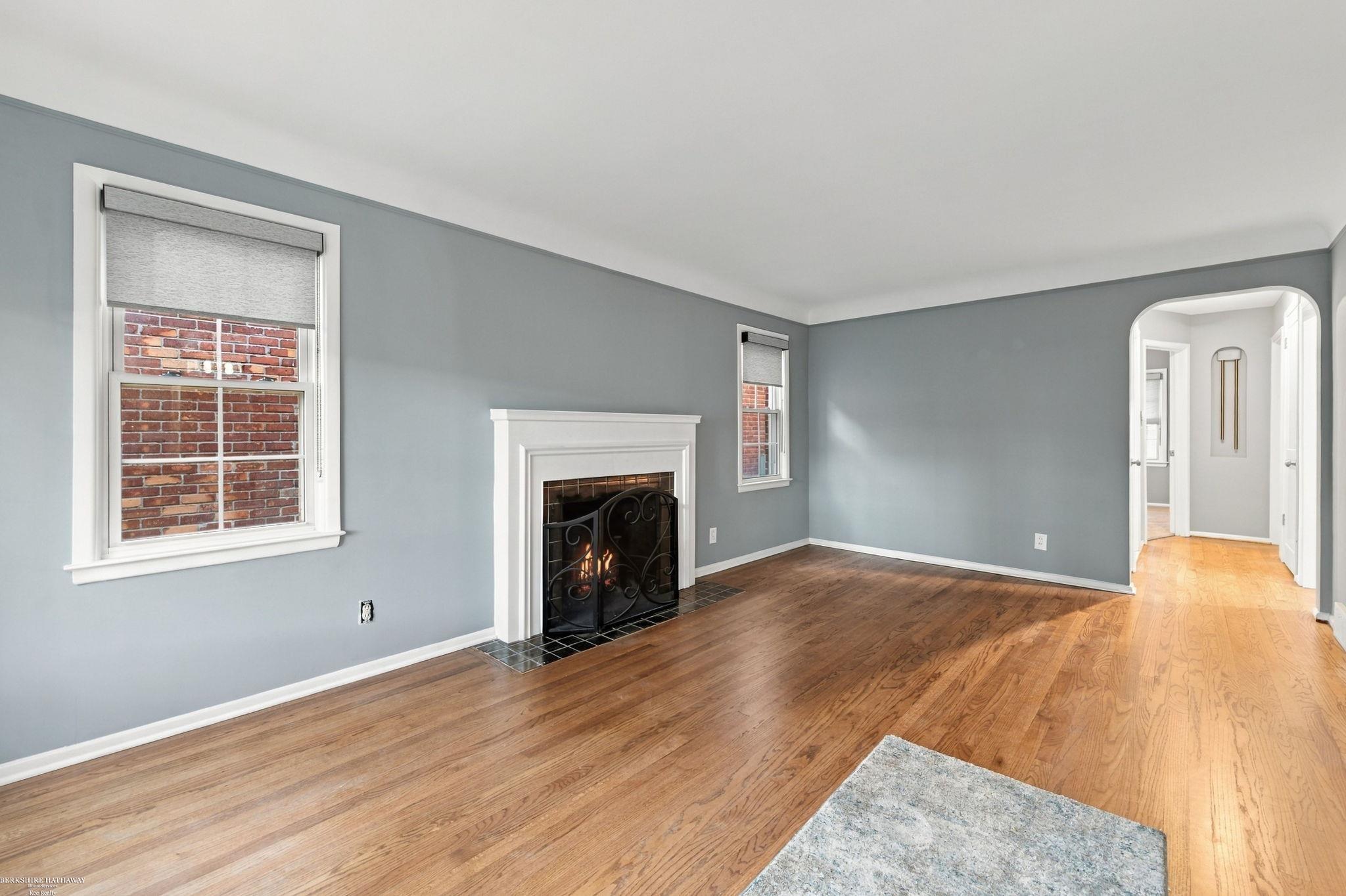 1258 Roslyn Road Property Photo 4