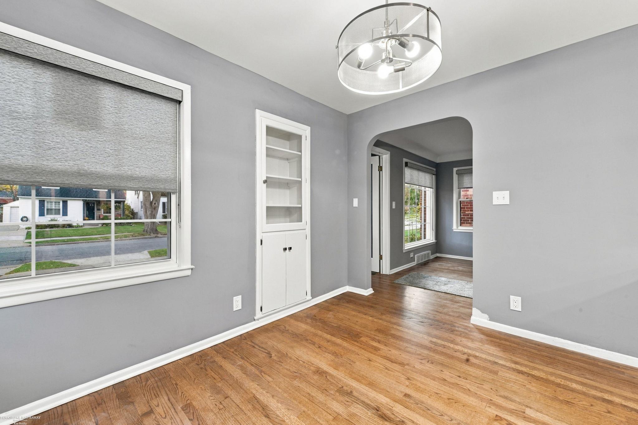 1258 Roslyn Road Property Photo 11