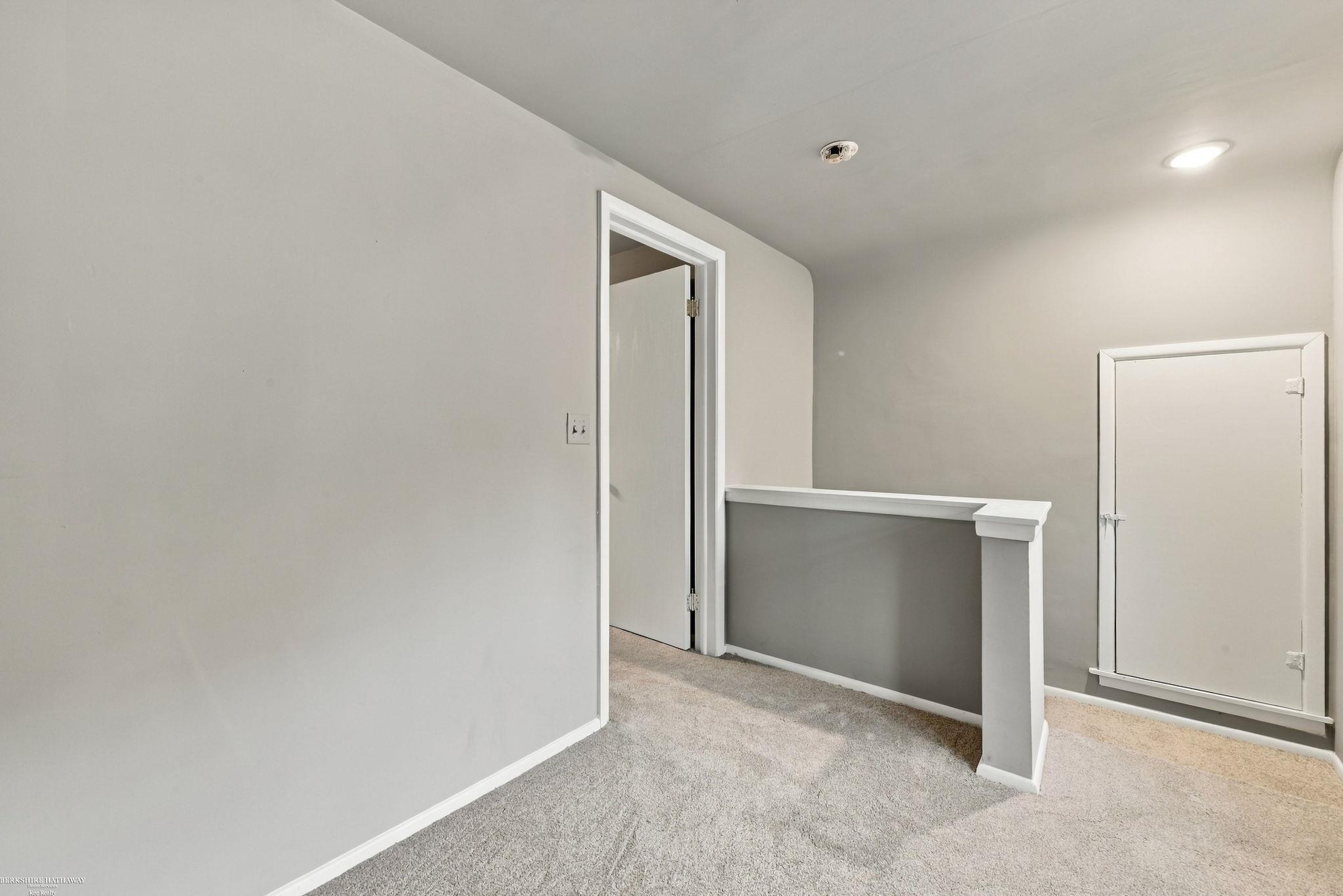 1258 Roslyn Road Property Photo 17