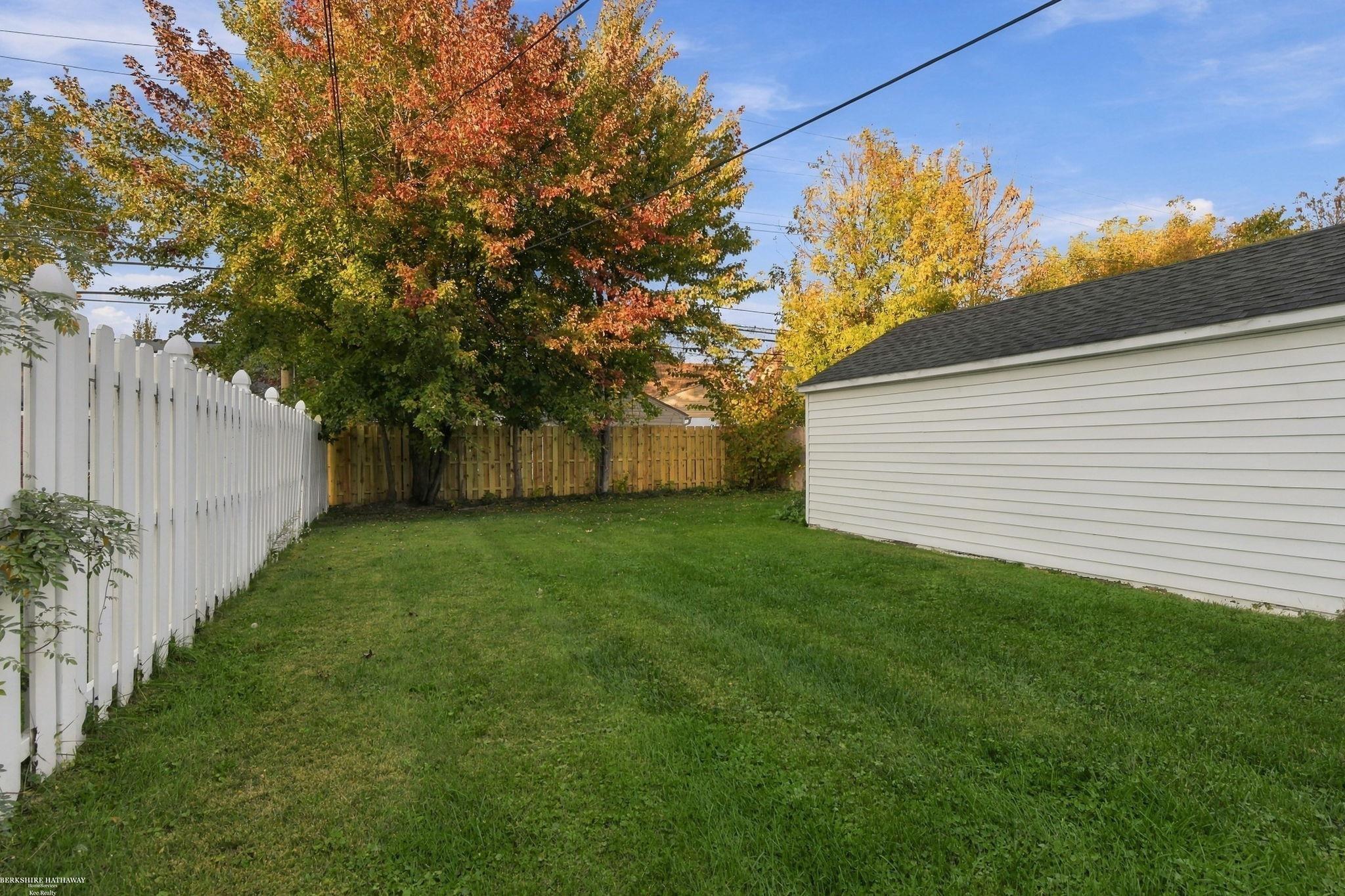 1258 Roslyn Road Property Photo 23