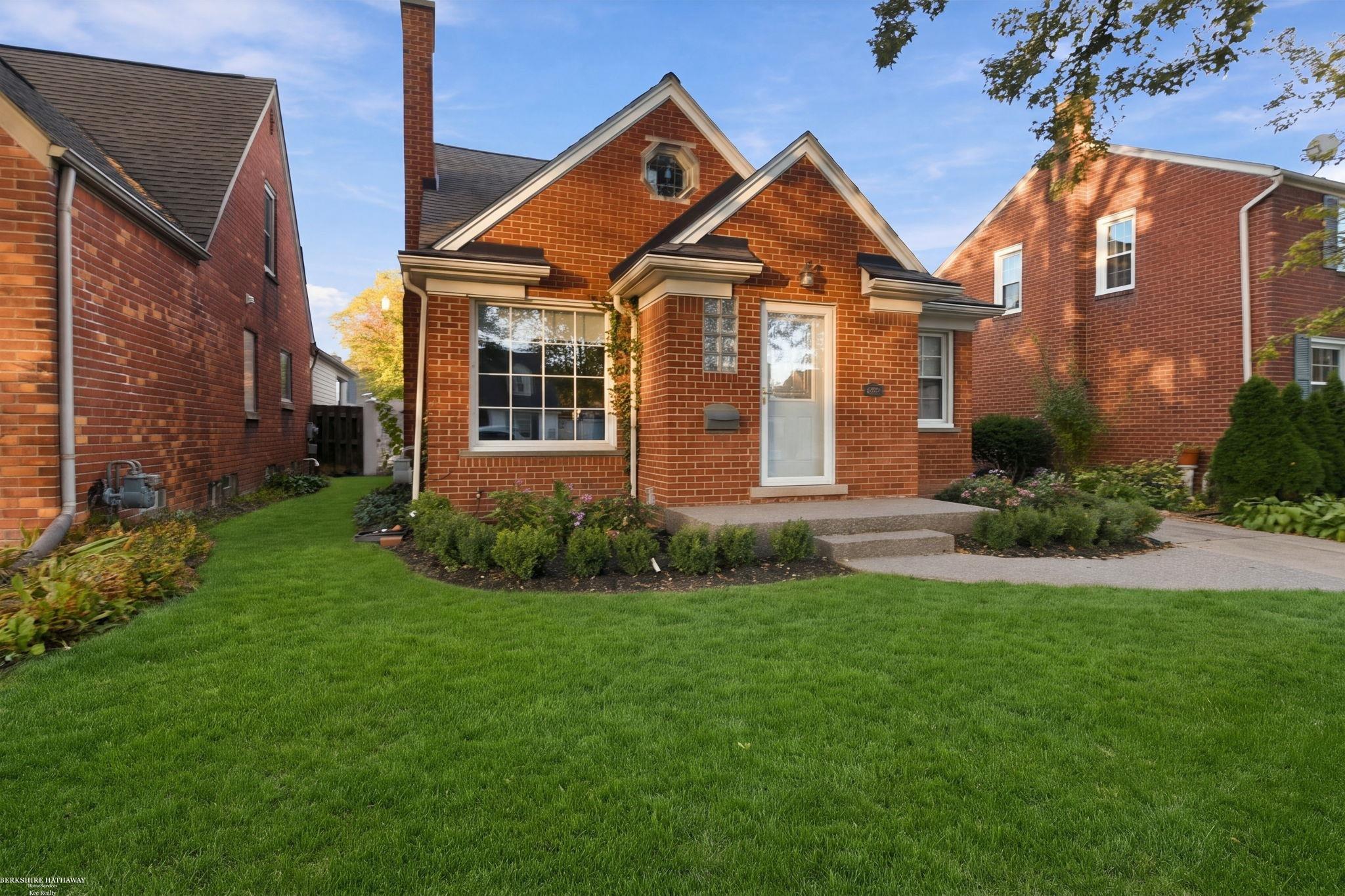 1258 Roslyn Road Property Photo 26