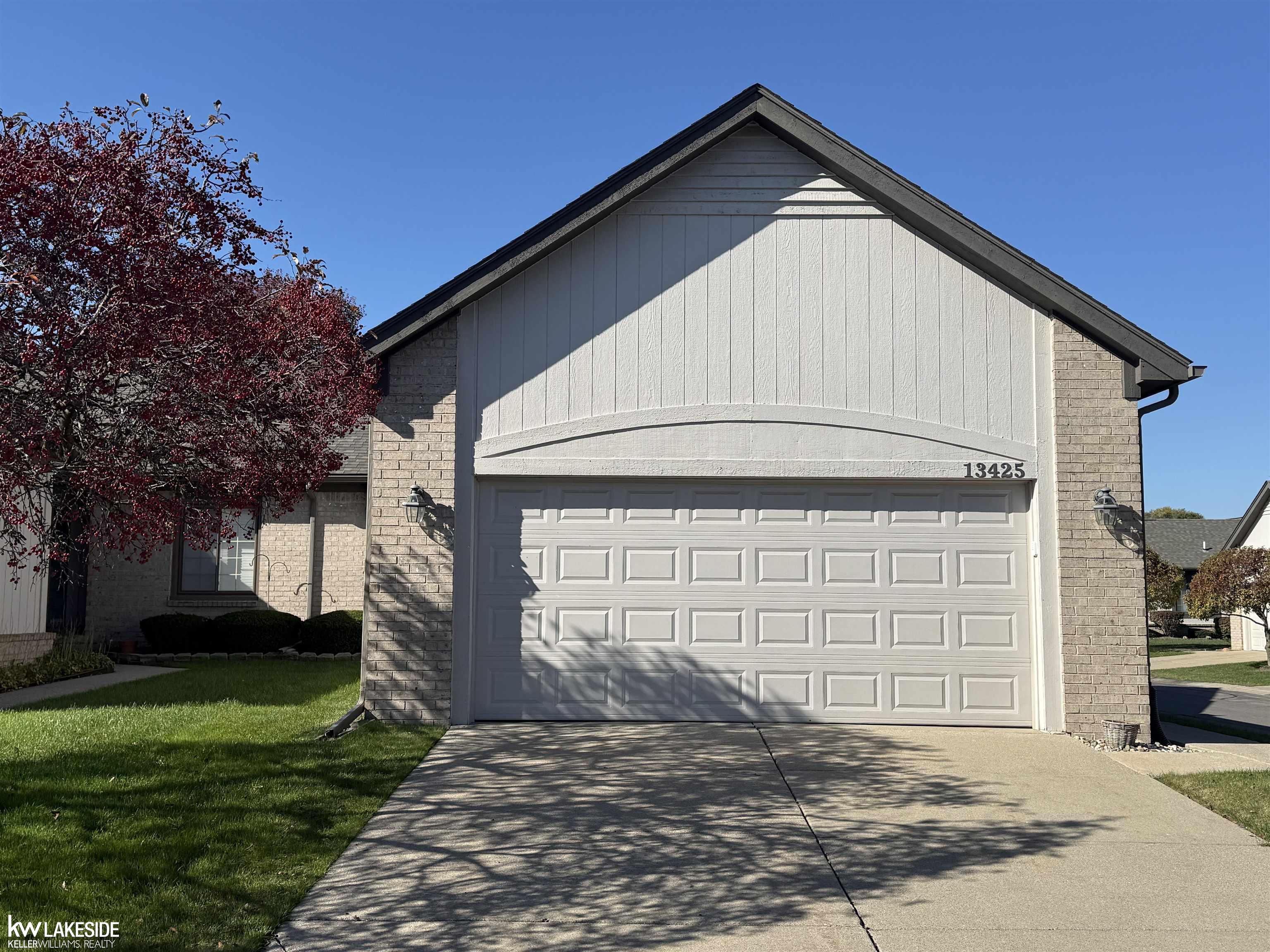 13425 Highland Circle Property Photo 1