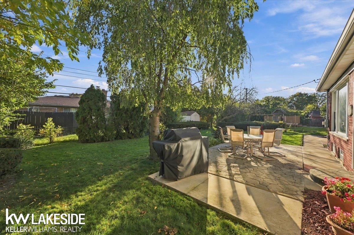19016 Spindler Street Property Photo 8