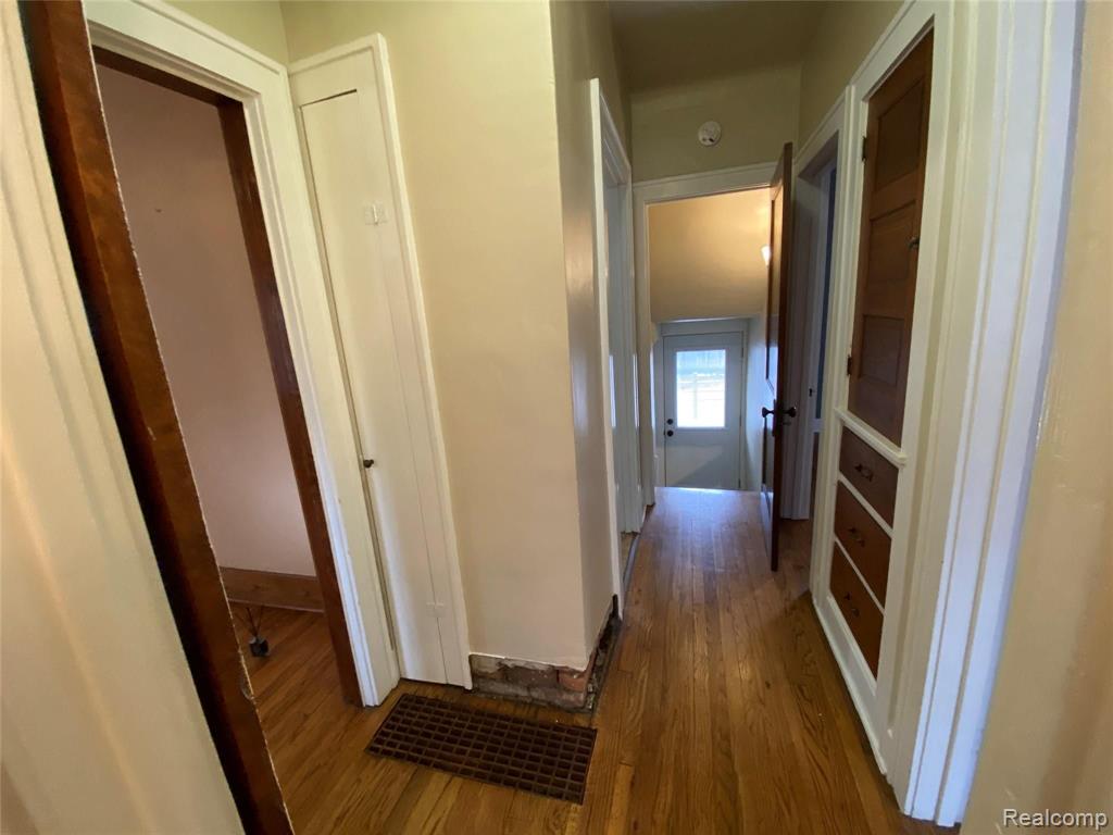 811 Hilldale Drive Property Photo 10