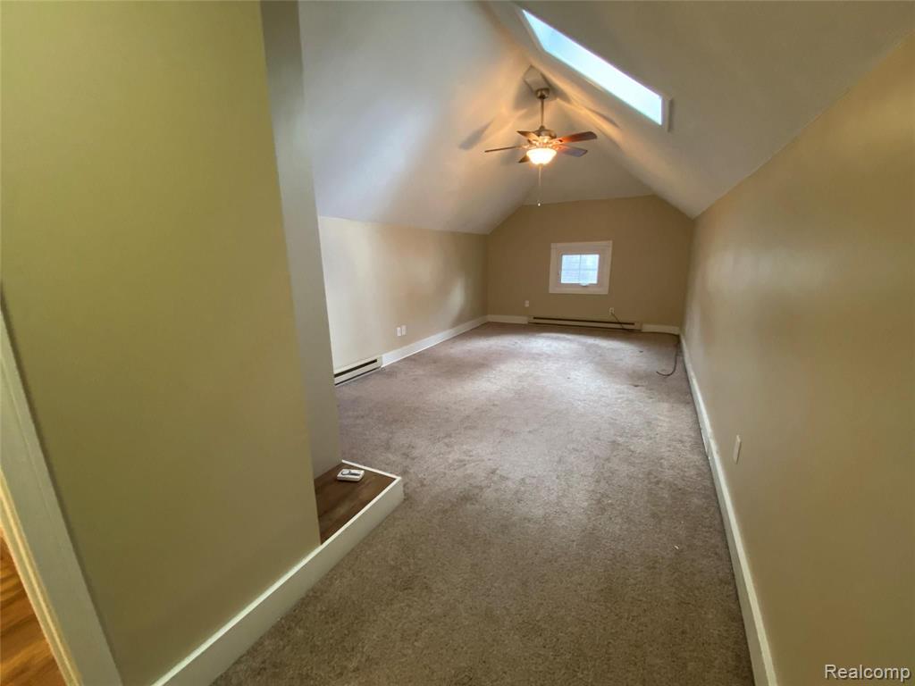 811 Hilldale Drive Property Photo 13