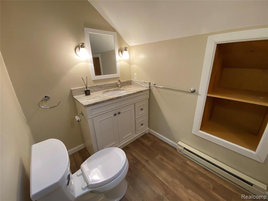 811 Hilldale Drive Property Photo 15